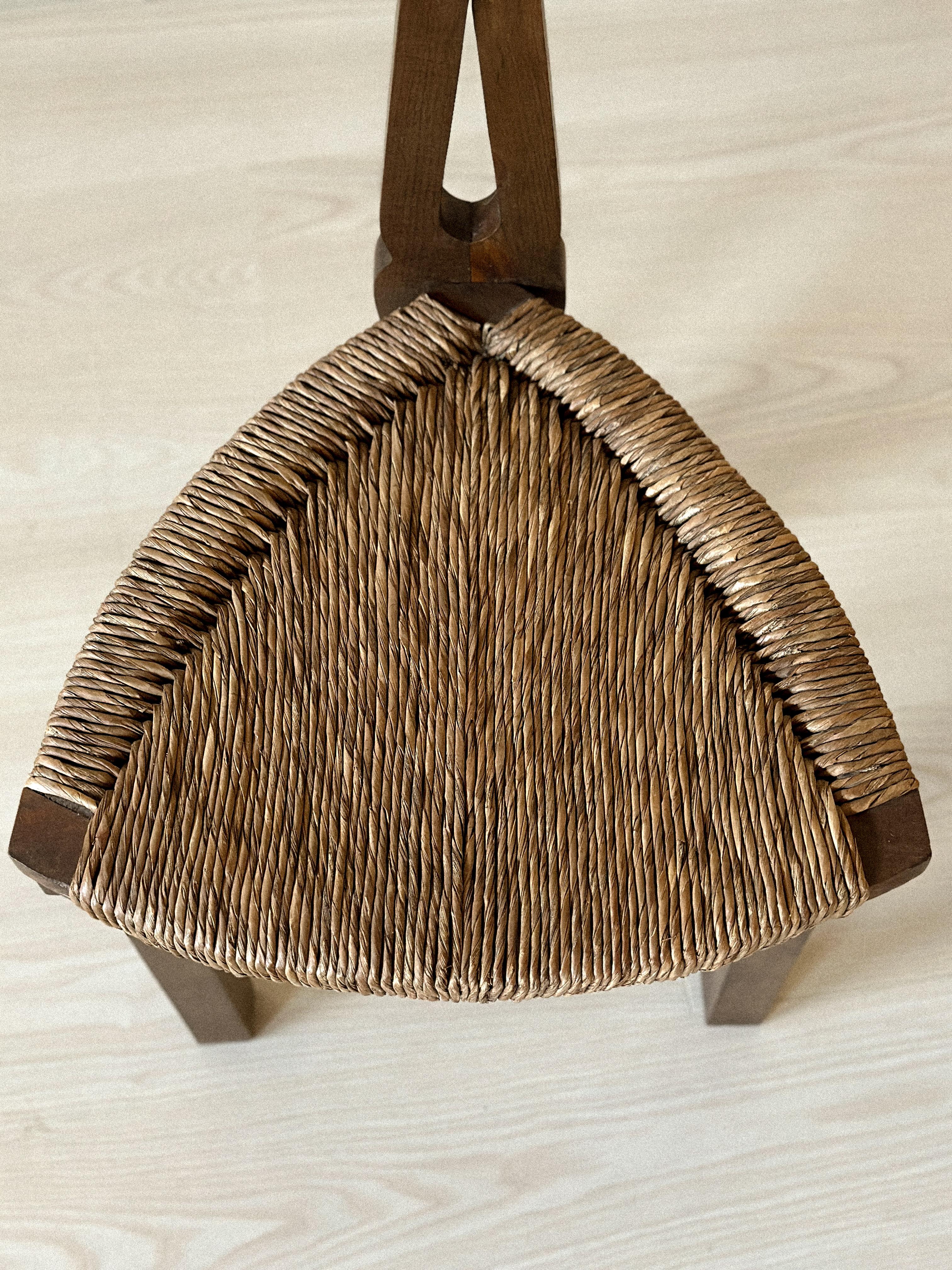 Rustic Fireside Chairs with Sculpted Backrests and Rush Seats, Spain 1960s im Angebot 2
