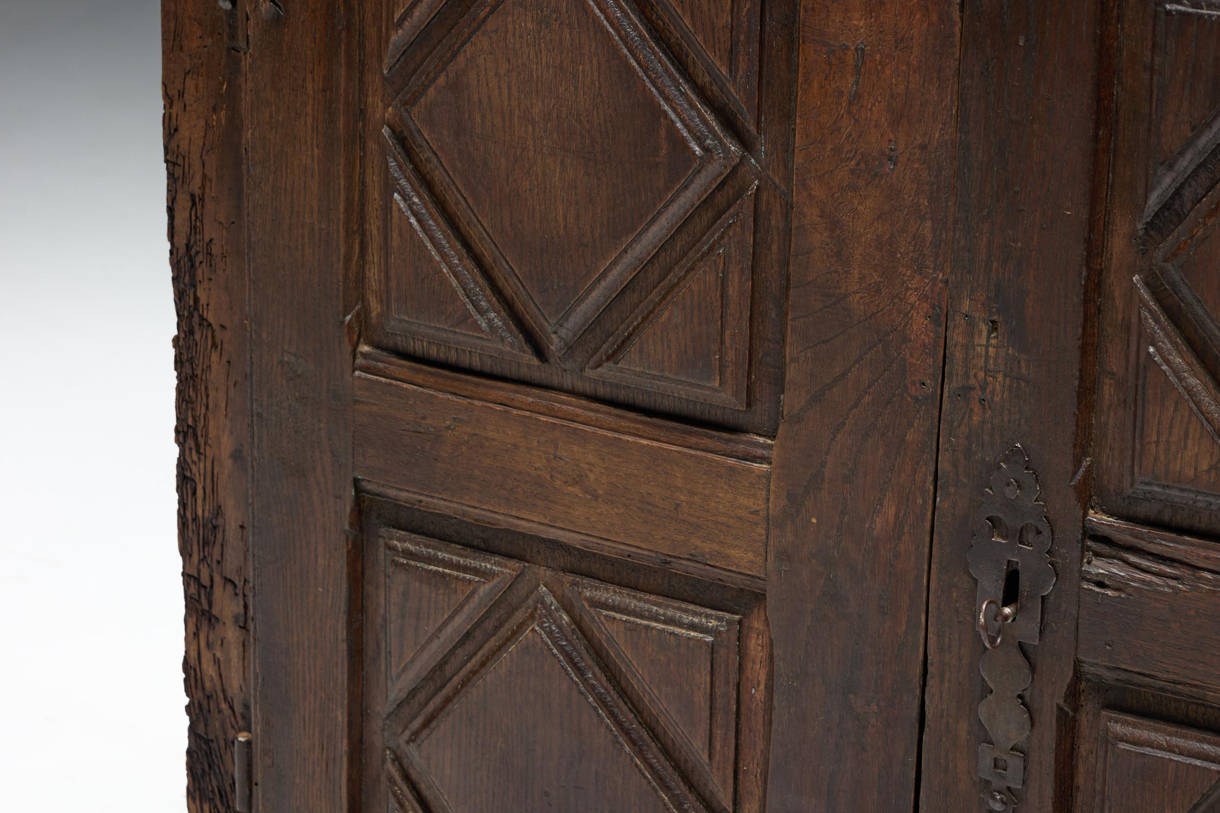 Buffet rustique d'art populaire, France, XVIIIe siècle en vente 3