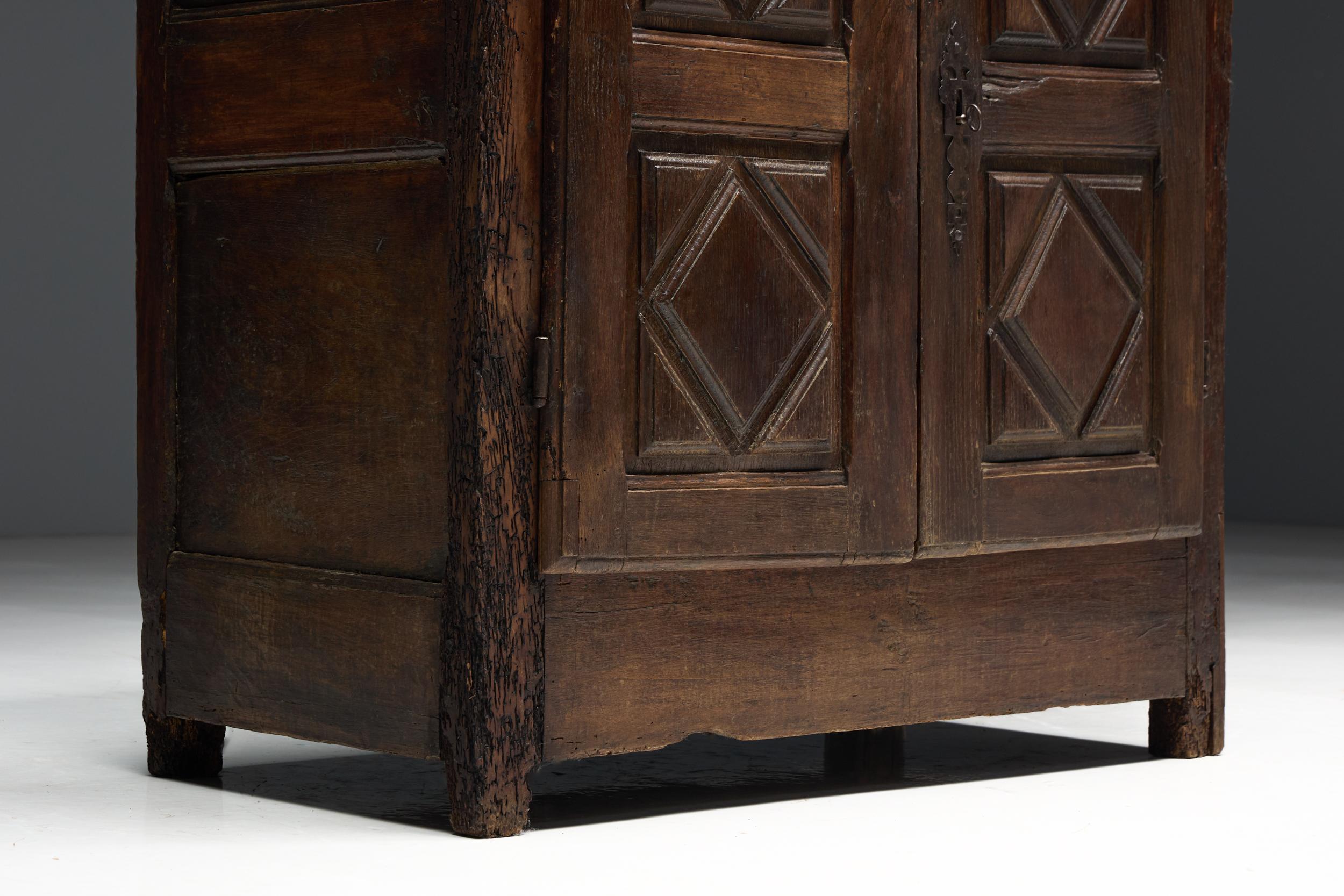 Buffet rustique d'art populaire, France, XVIIIe siècle en vente 5