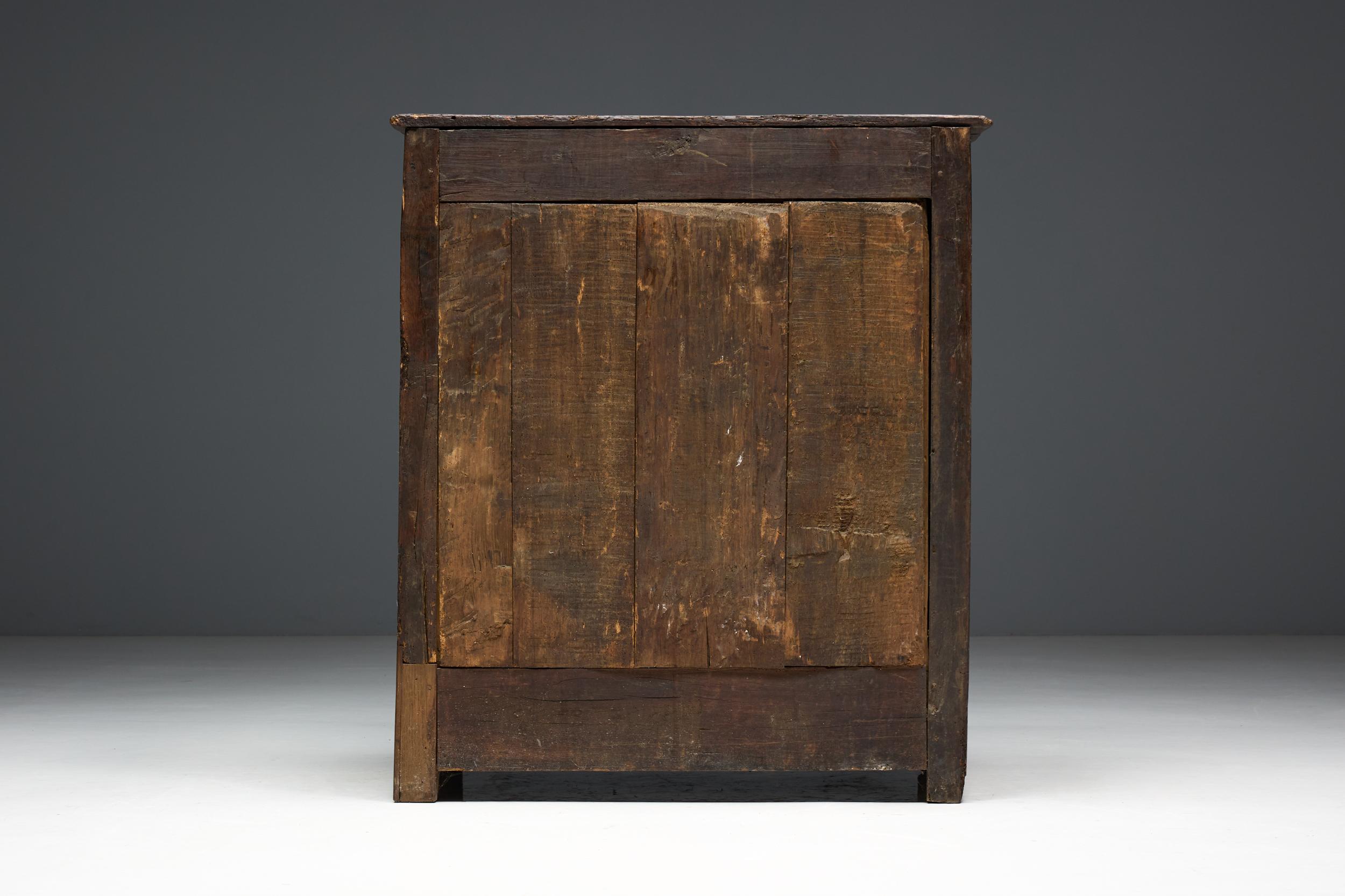 Buffet rustique d'art populaire, France, XVIIIe siècle en vente 6