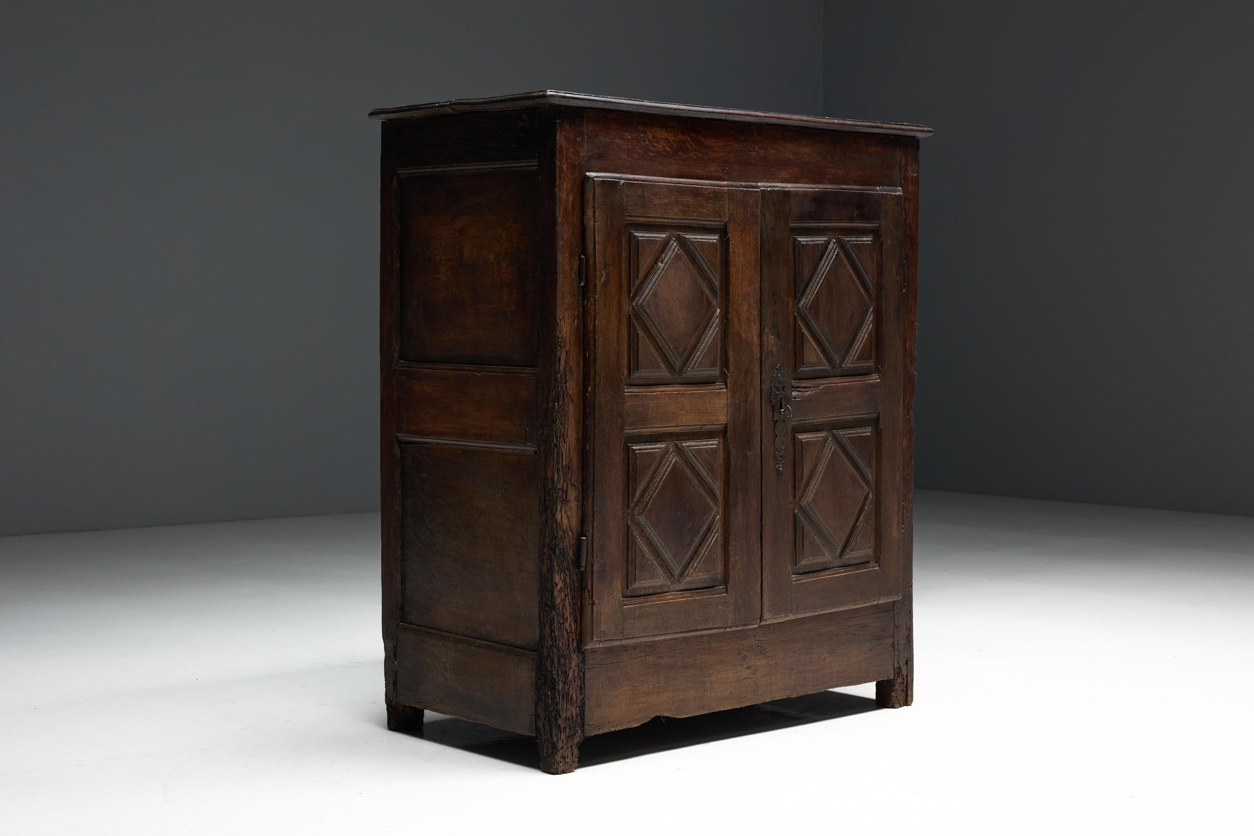 Buffet rustique d'art populaire, France, XVIIIe siècle en vente 2