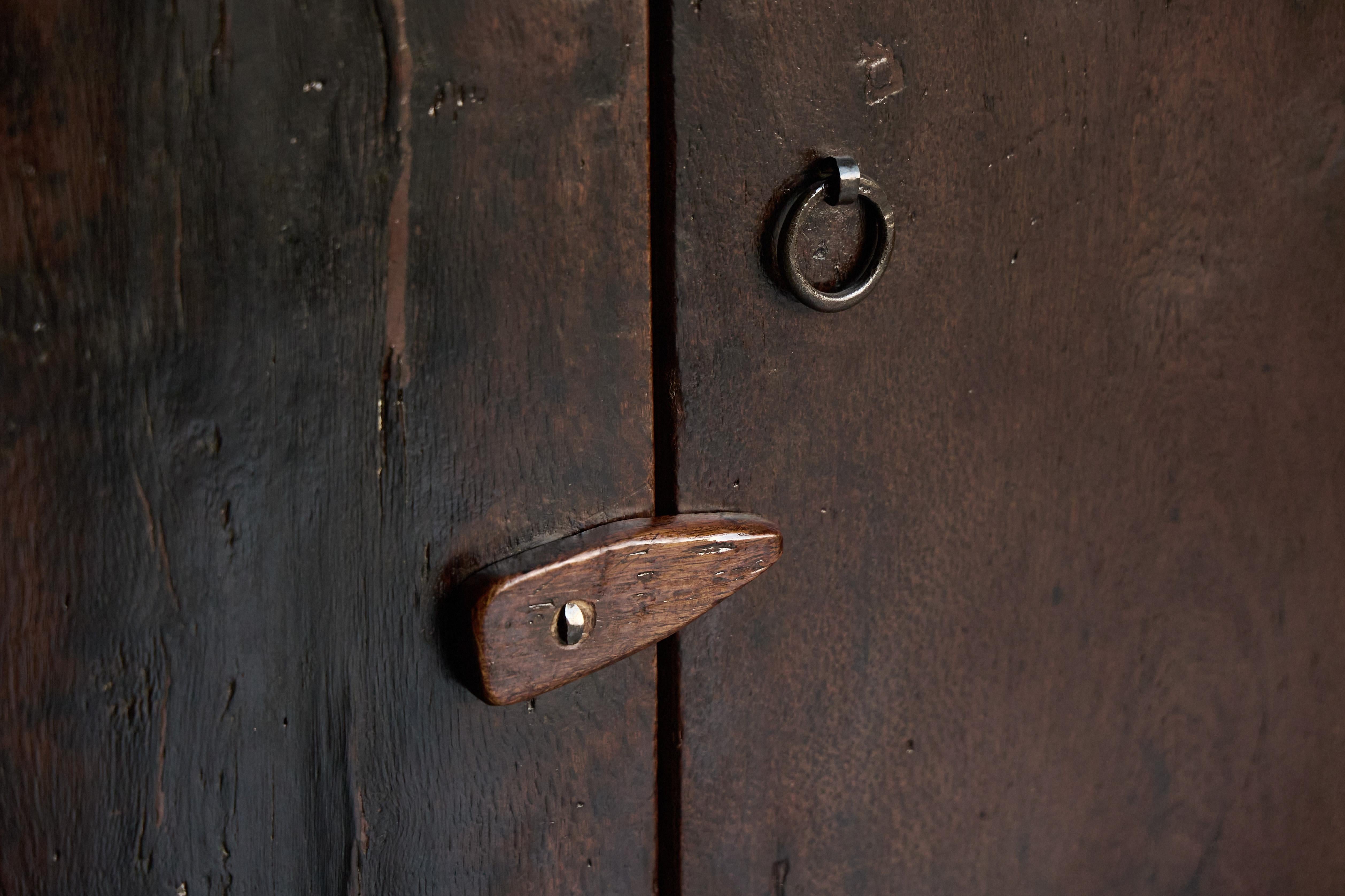 Espagnol Cabinet rustique d'art populaire, Espagne, 19e siècle en vente