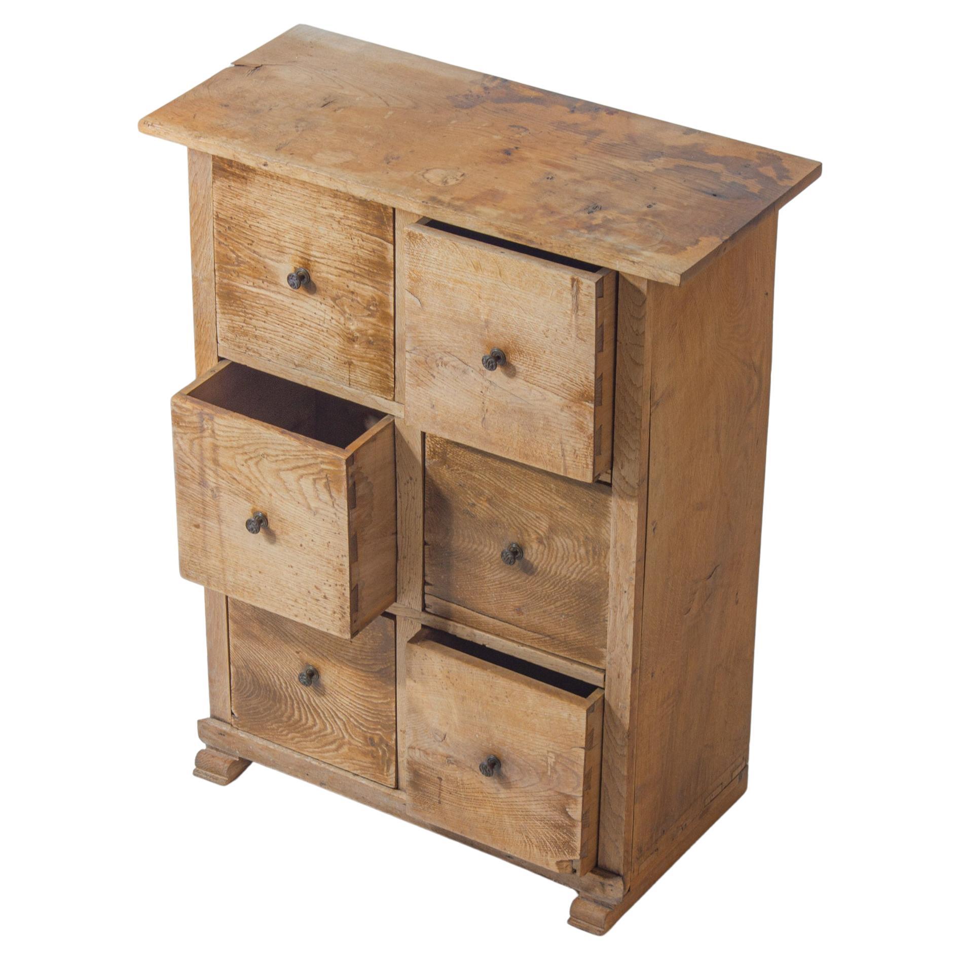 Commode rustique d'art populaire, France, années 1900 en vente