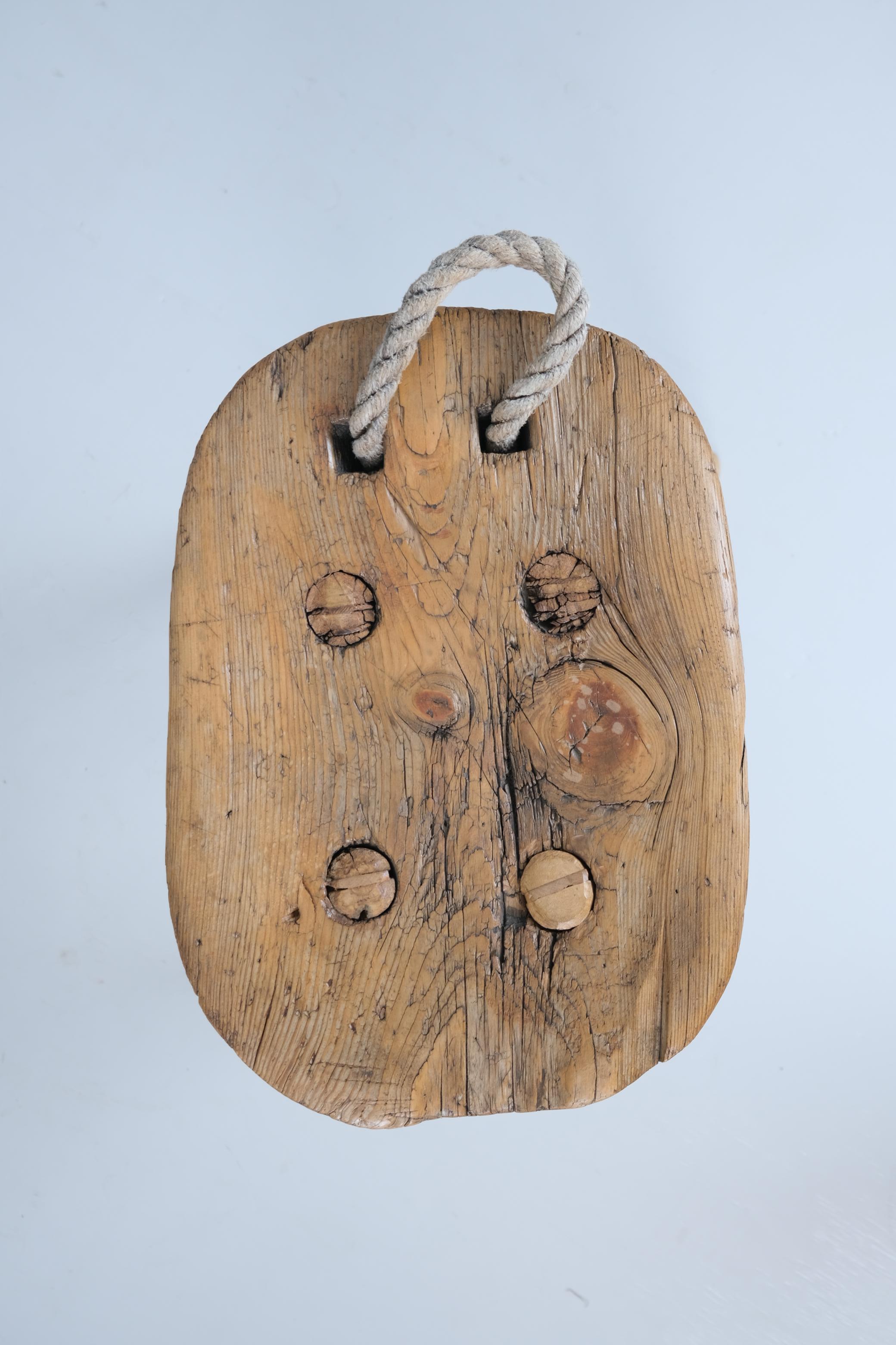 Sgabello rustico folkloristico / contadino in pino e corda, Finlandia 1800 in vendita 5
