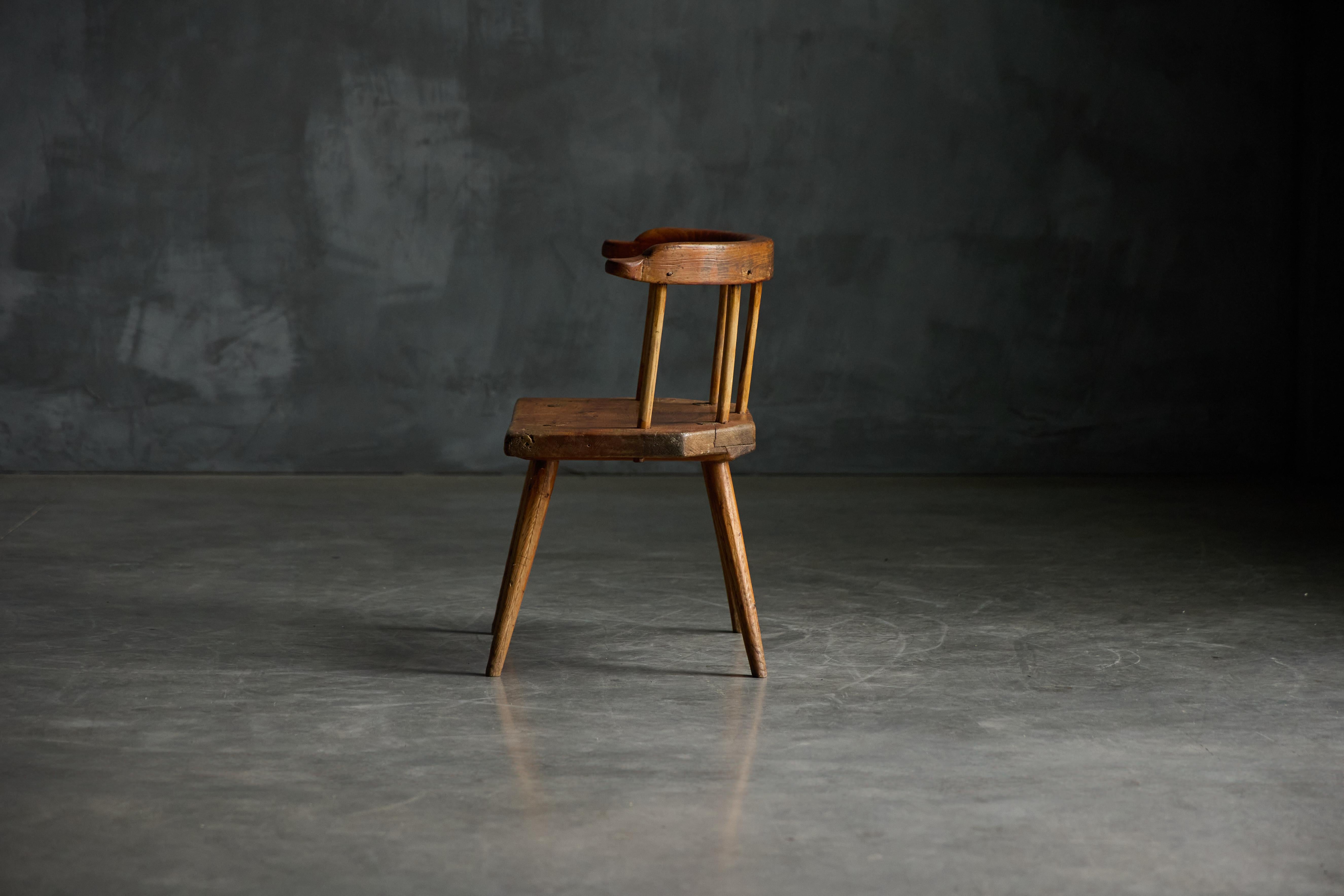 Rustique Tabouret rustique d'art populaire, Autriche, XIXe siècle en vente