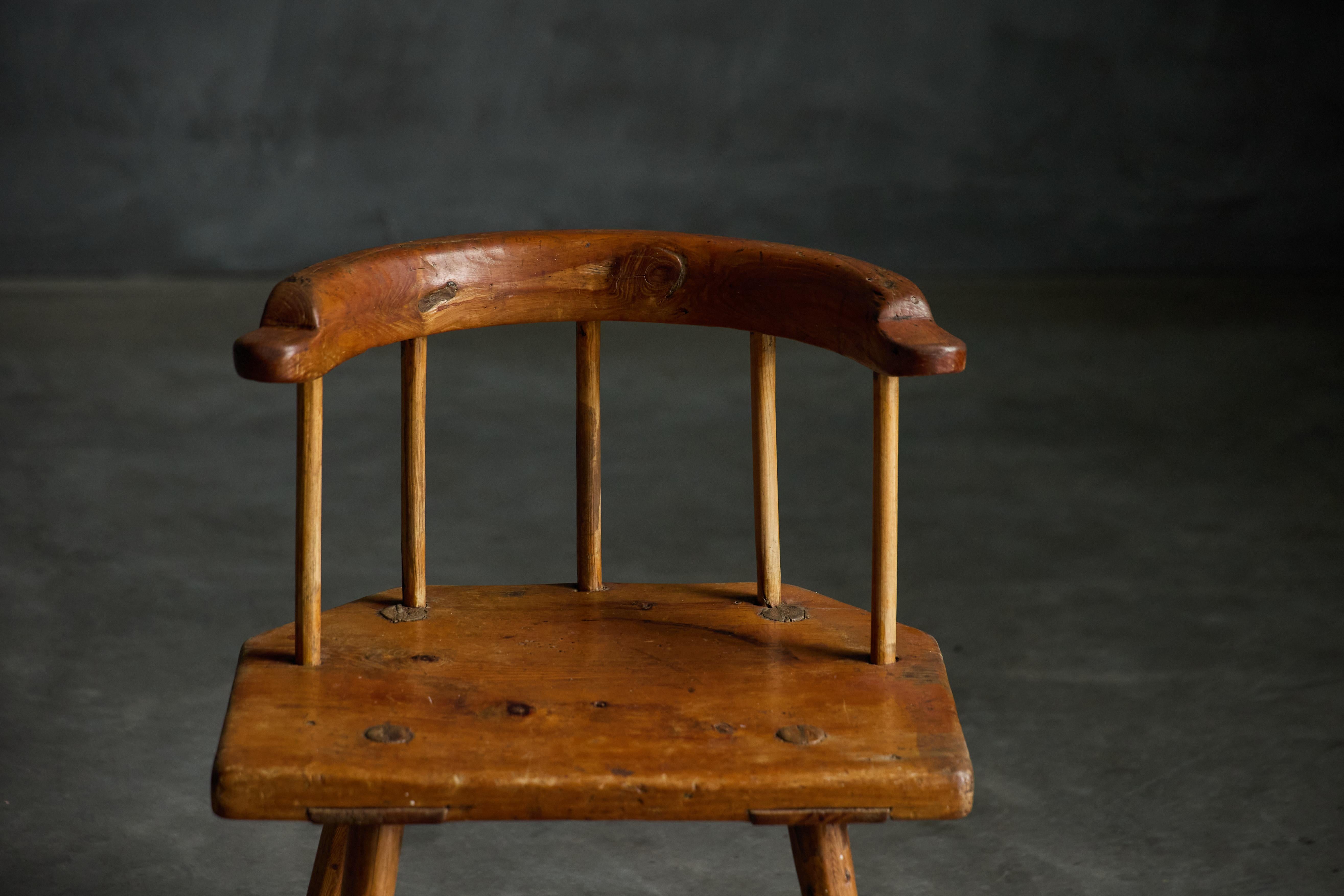 Tabouret rustique d'art populaire, Autriche, XIXe siècle en vente 1