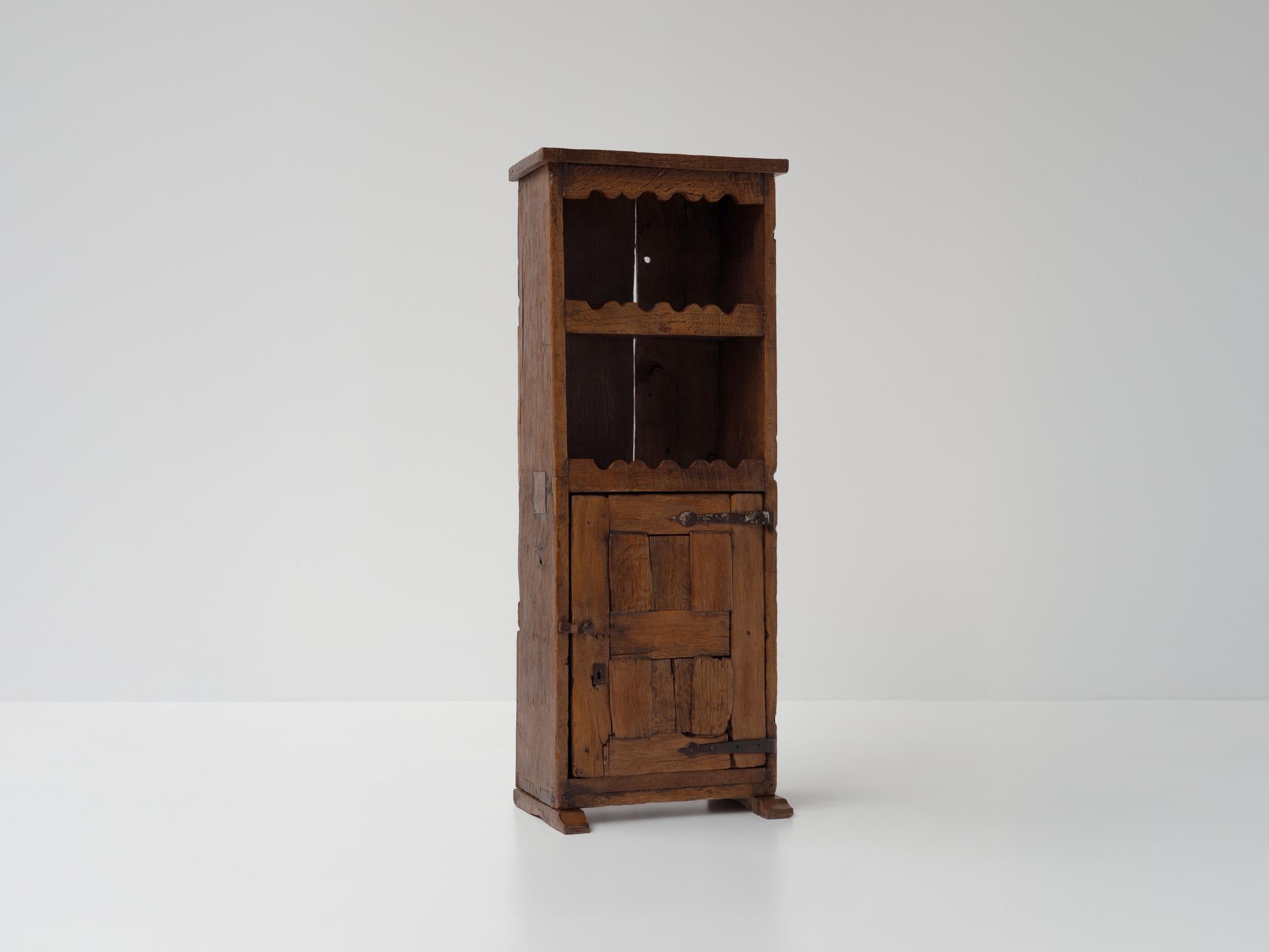 Armoire rustique d'art populaire Travail Populaire,  France 19ème siècle en vente 7