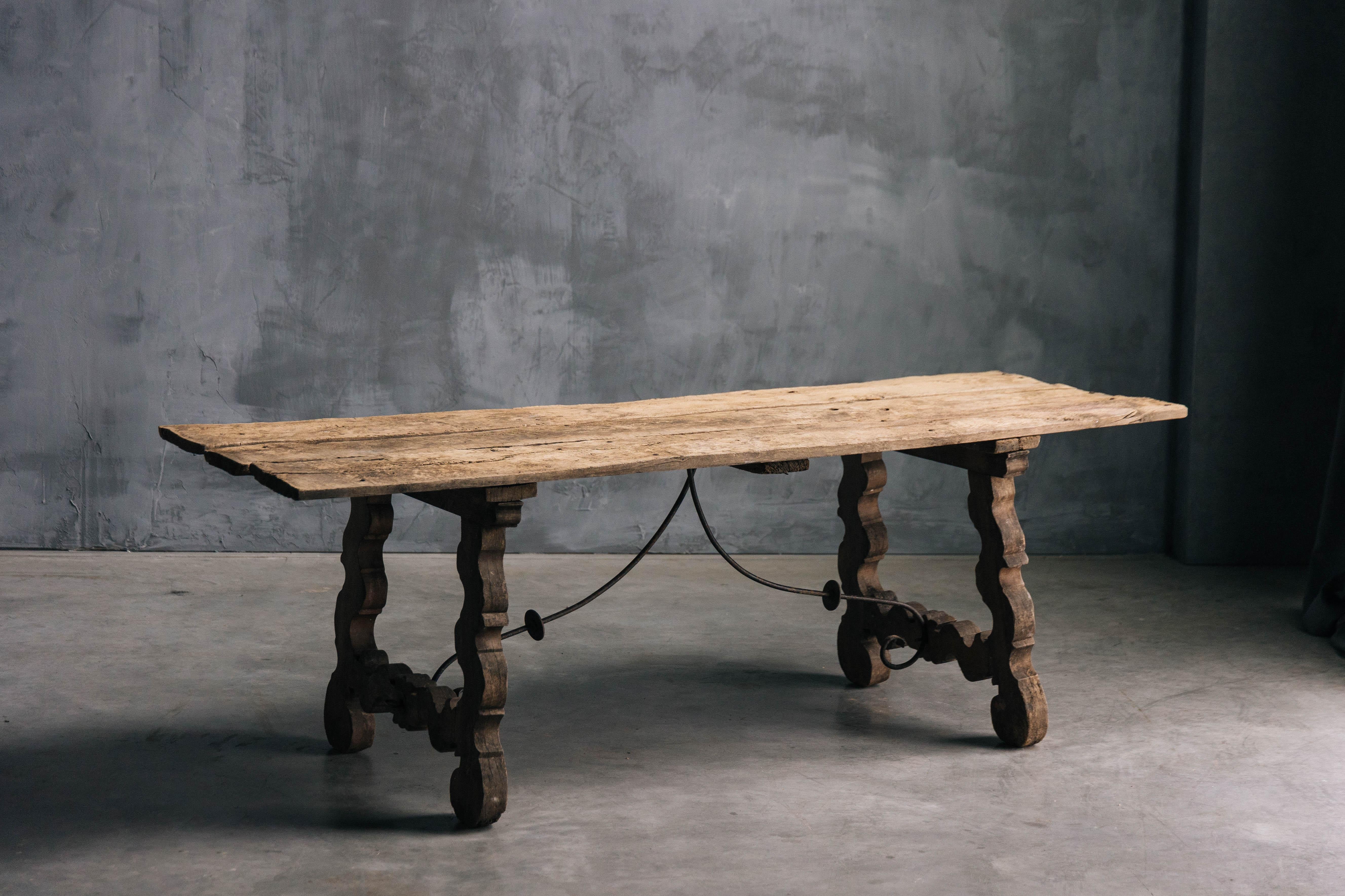 Table à tréteaux rustique, Espagne, 19ème siècle en vente 8