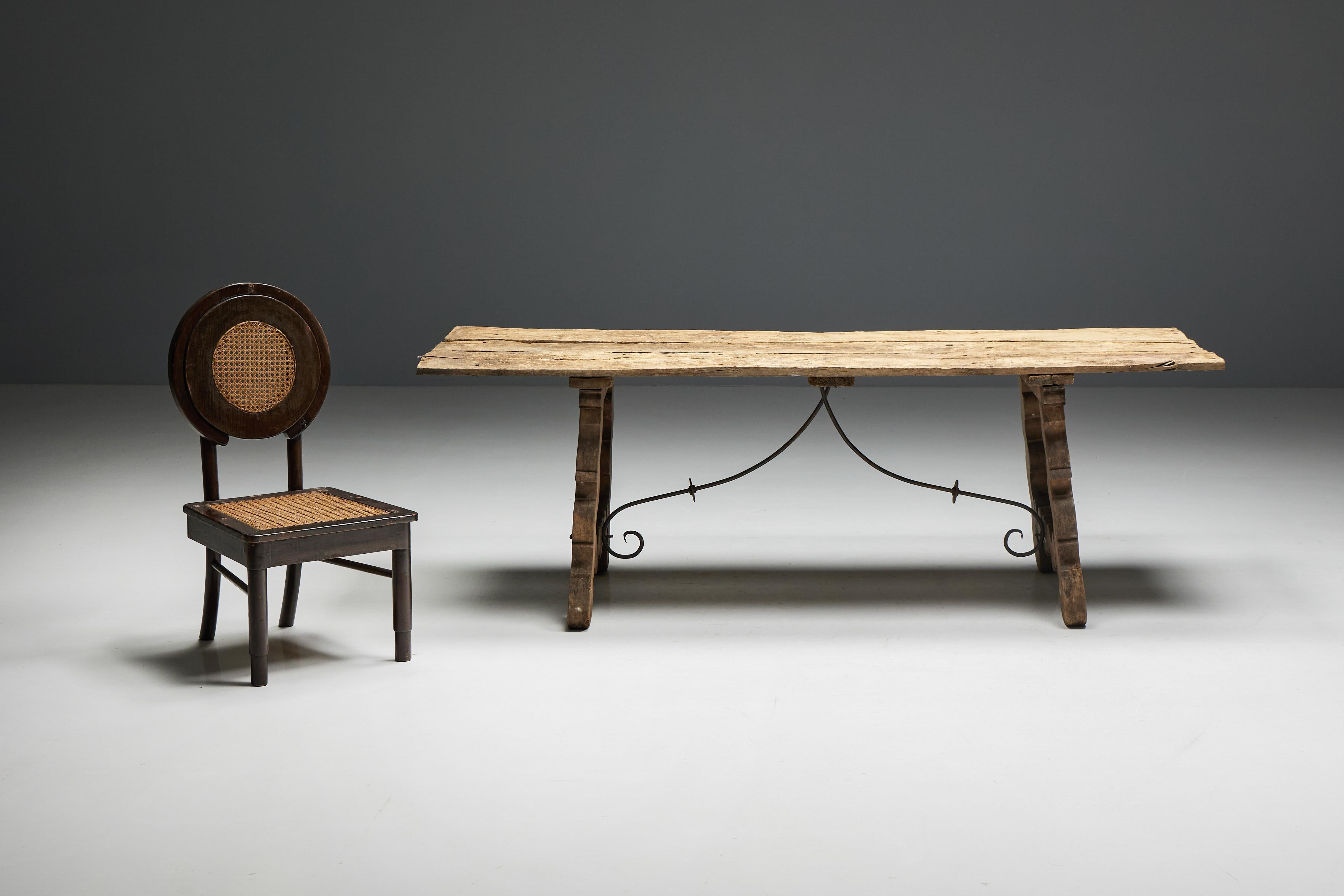 Table à tréteaux rustique, Espagne, 19ème siècle Excellent état - En vente à Antwerp, BE