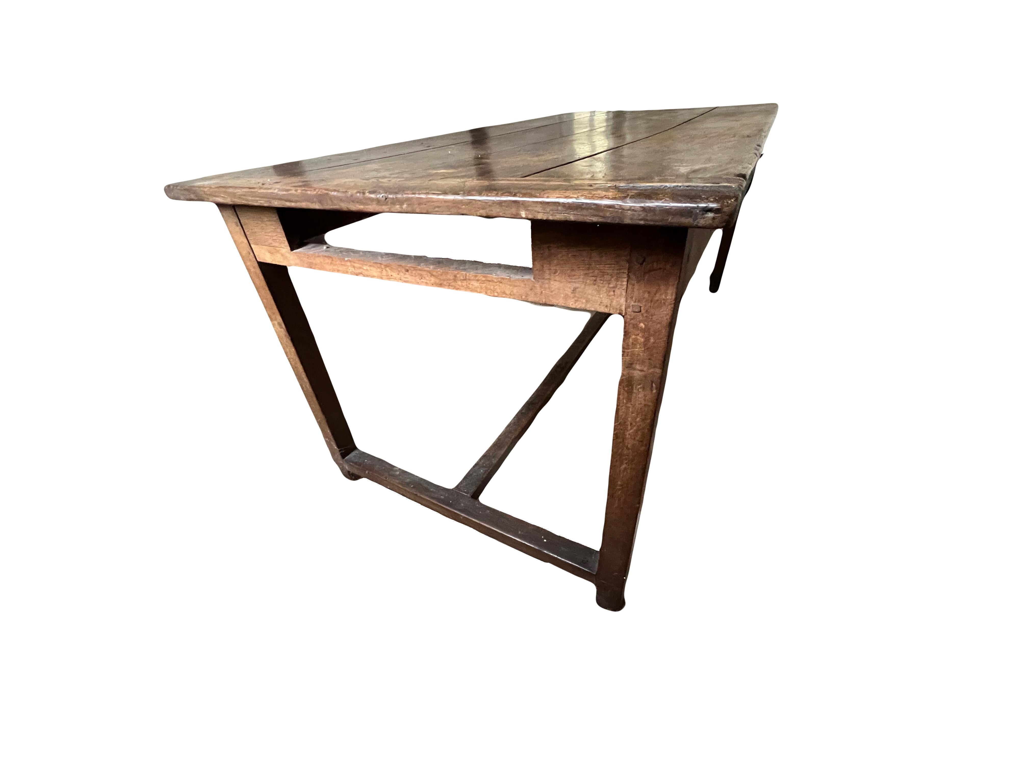 Rustic French 19th-century farmhouse table For Sale 2