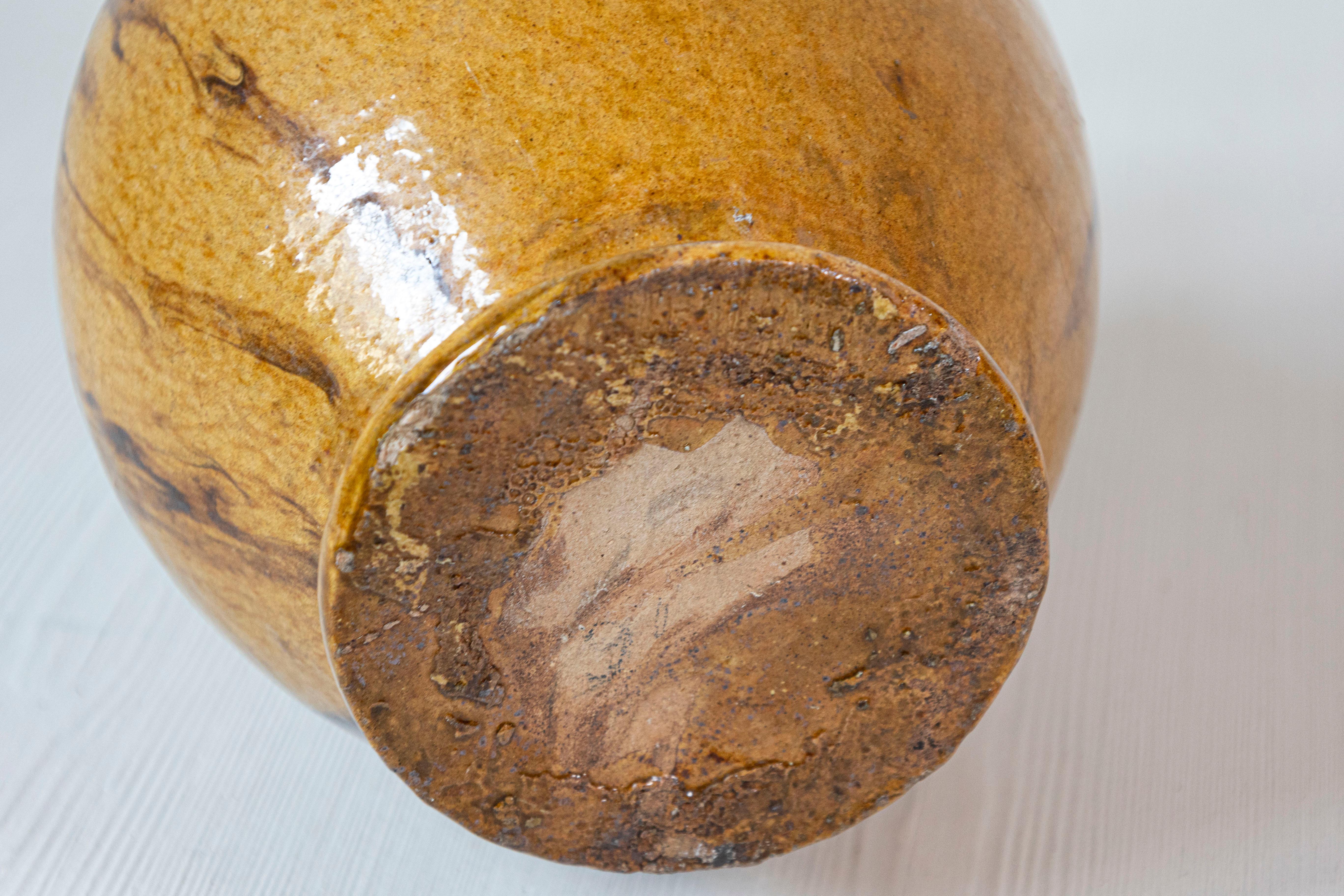 XIXe siècle Pichet à huile rustique français du 19ème siècle en poterie à l'huile d'olivier avec glaçure marron et moutarde en vente