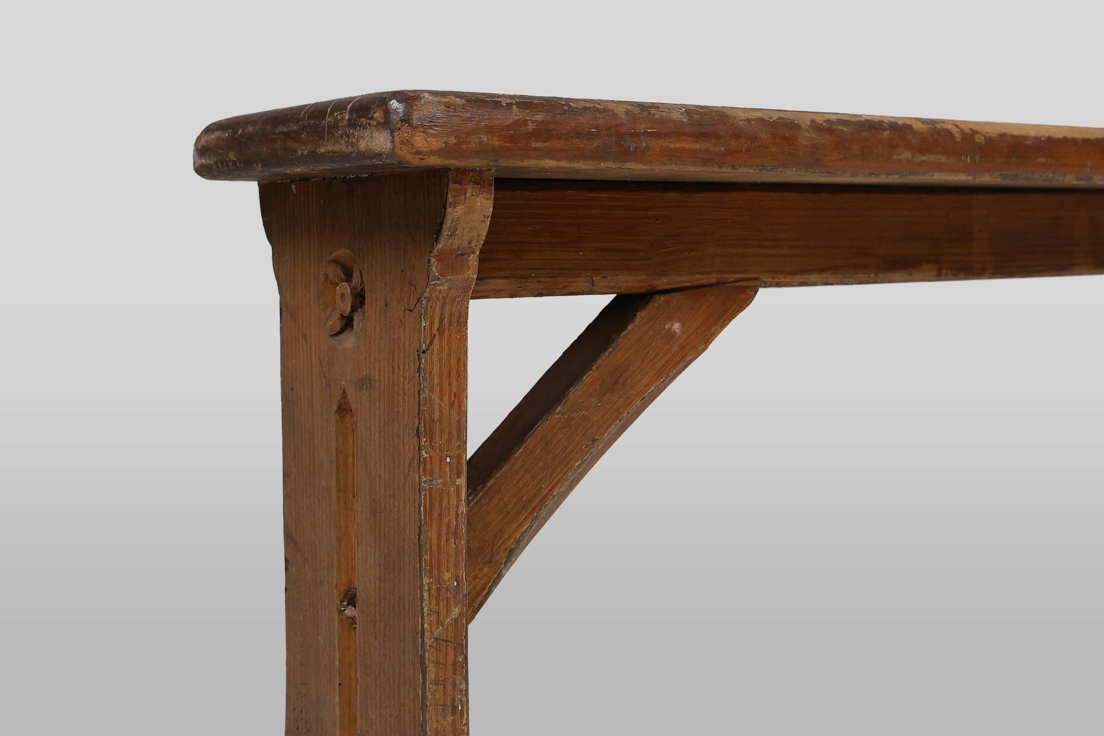 Rustique Banc rustique français en Oak Oak avec sculptures et belle patine, vers 1850 en vente