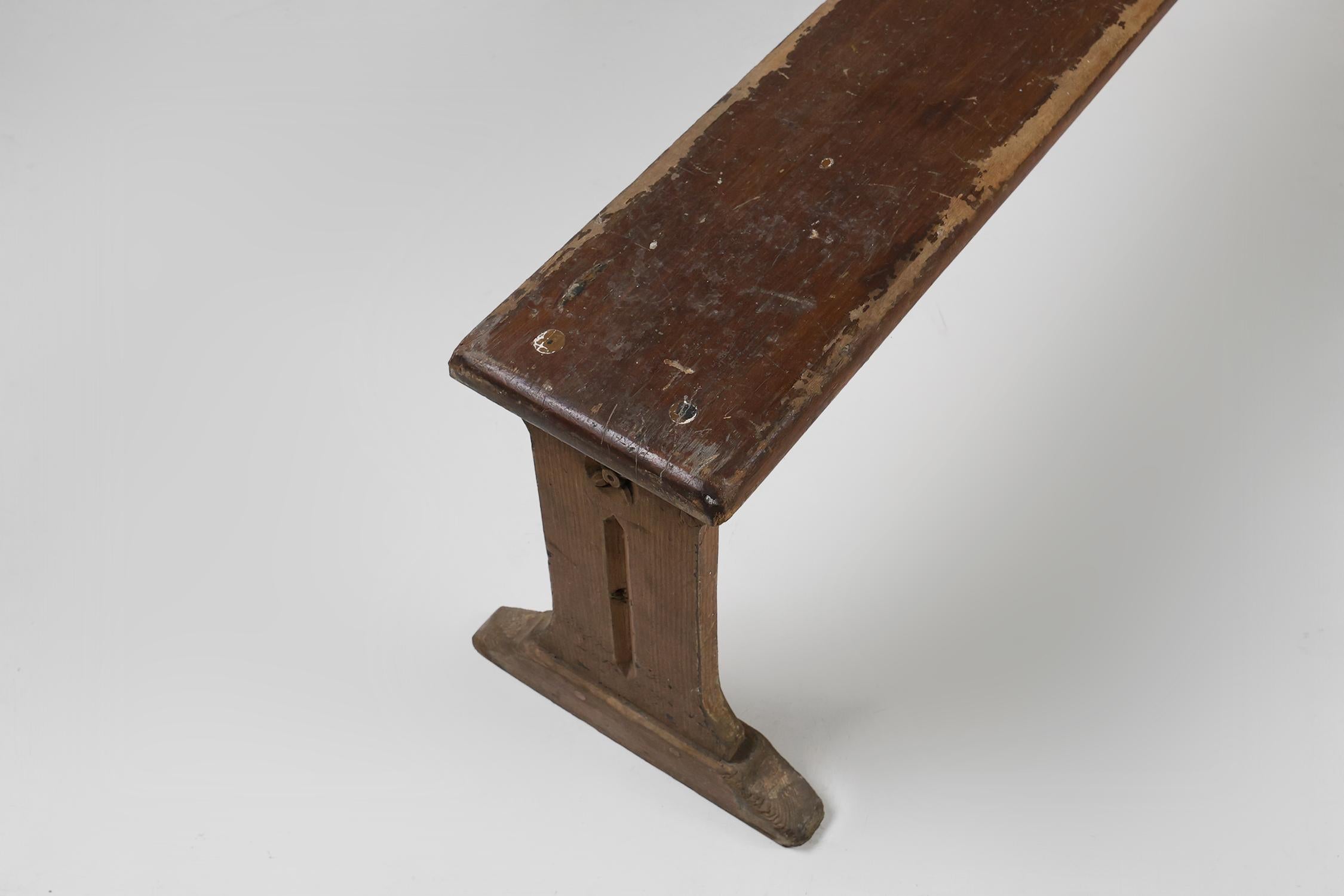 Banc rustique français en Oak Oak avec sculptures et belle patine, vers 1850 en vente 1