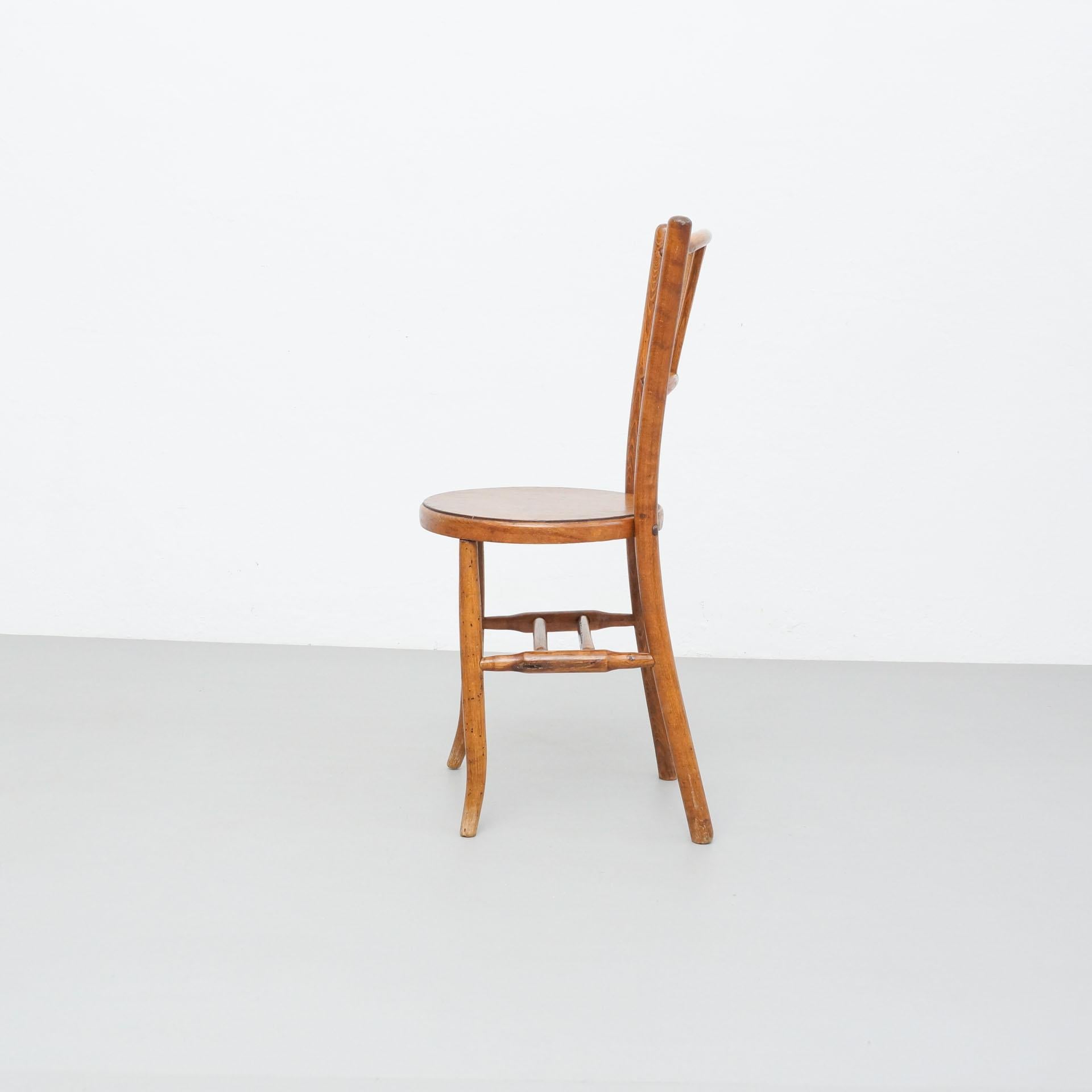 Rustic French Bentwood Chair in the Style of Thonet, circa 1940 In Good Condition In Barcelona, Barcelona