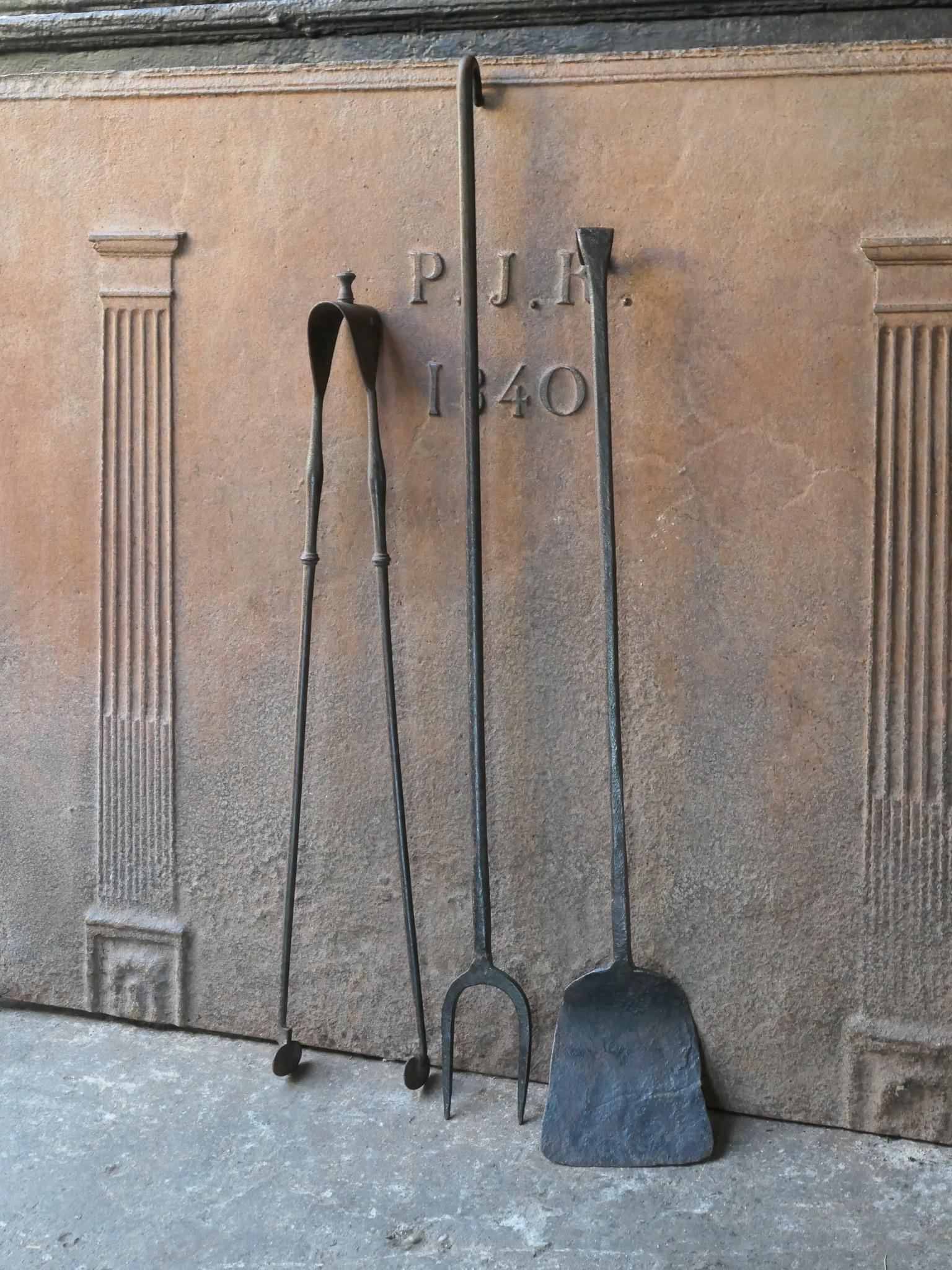 Rustic French Fireplace Tools, 17th-18th Century In Good Condition For Sale In Amerongen, NL