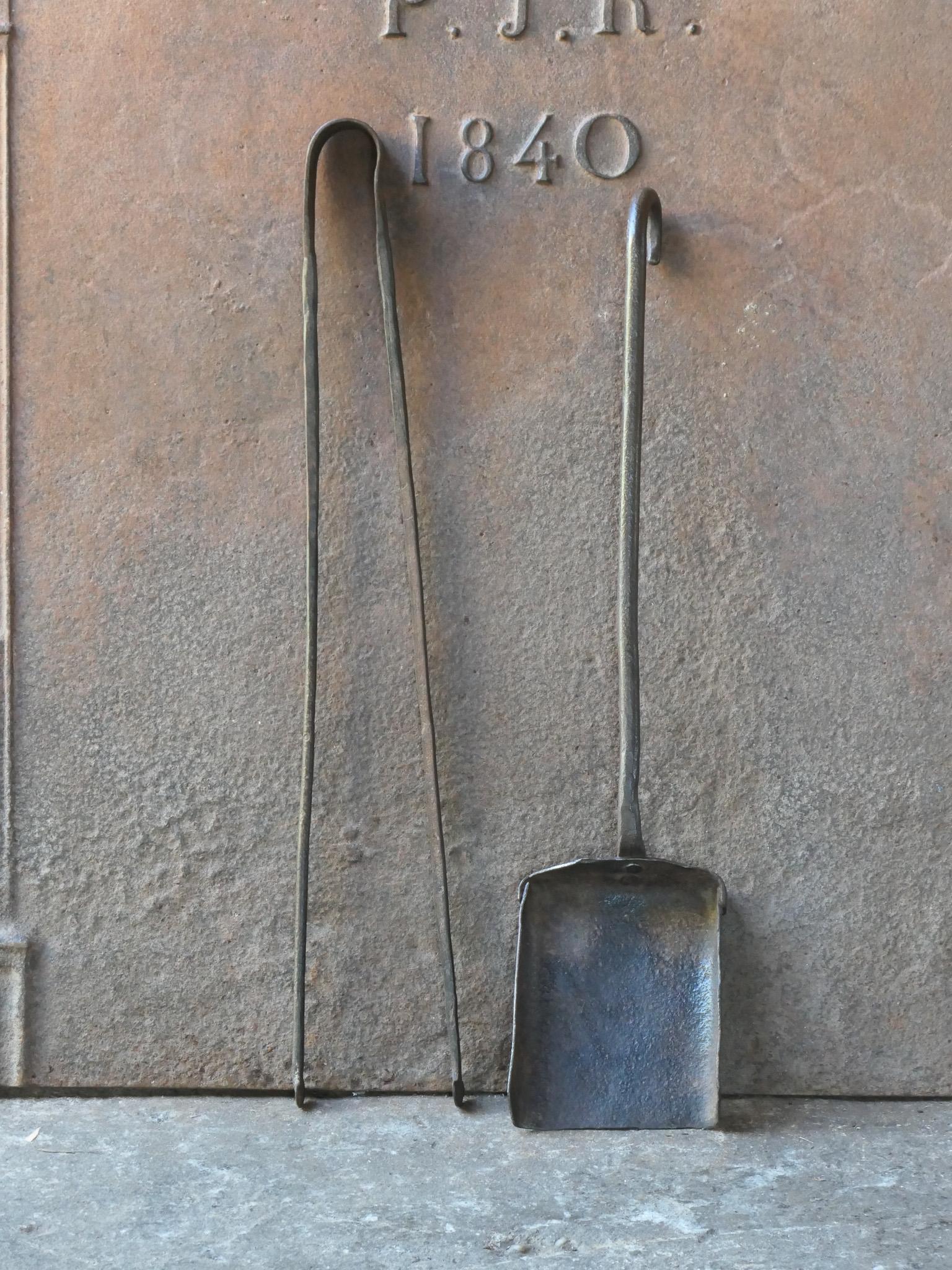 Rustic French Fireplace Tools, 18th-19th Century, Louis XV Period In Good Condition For Sale In Soest, NL