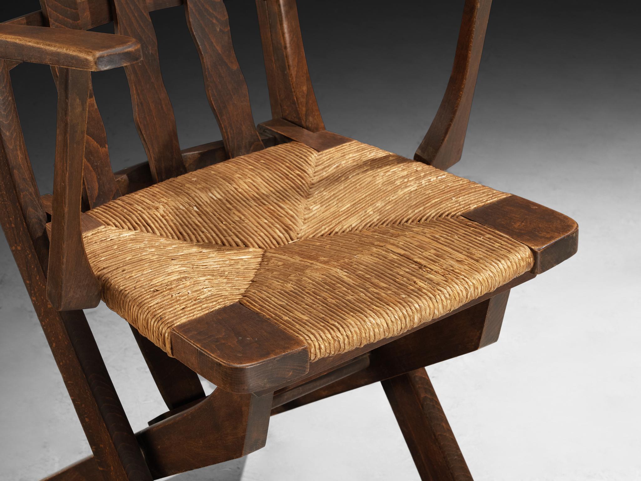 Mid-Century moderno Sedia da salotto francese rustica con schienale alto in Oak e giunco in vendita