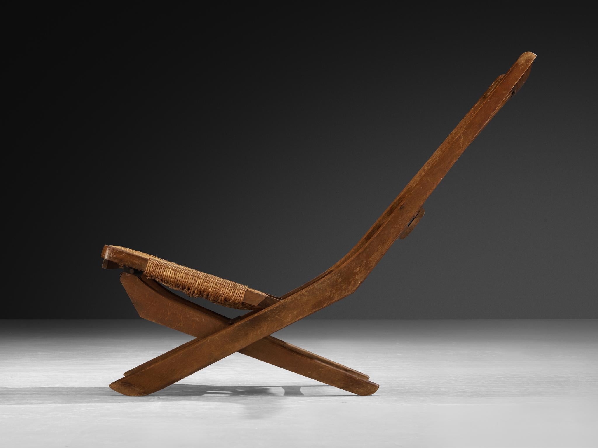 Français Fauteuils de salon français rustiques à haut dossier en chêne et jonc en vente
