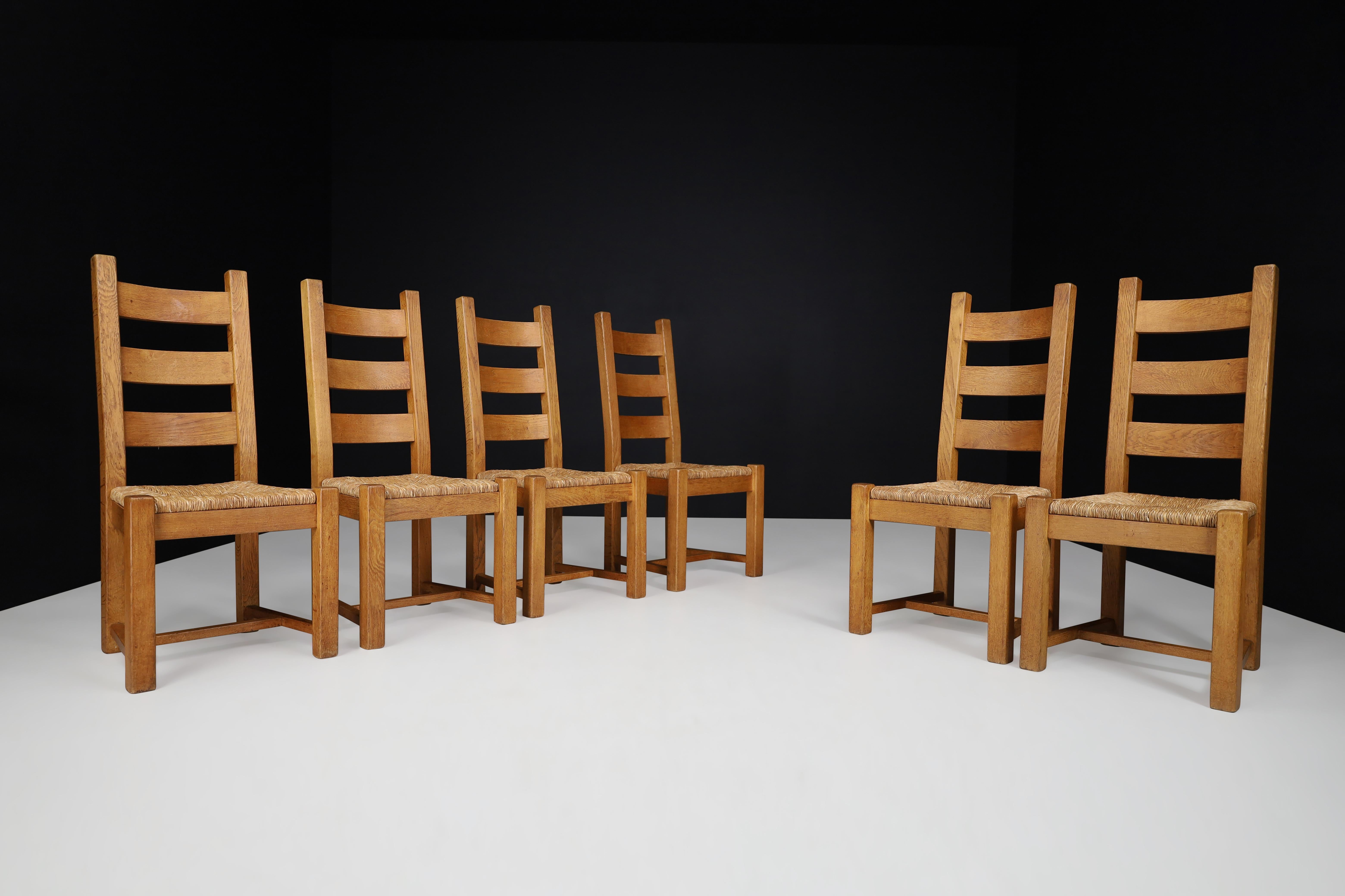 Sedie da pranzo rustiche francesi in Oak e giunco, 1960 Primitive Artisan Craftsmanshap in vendita 2