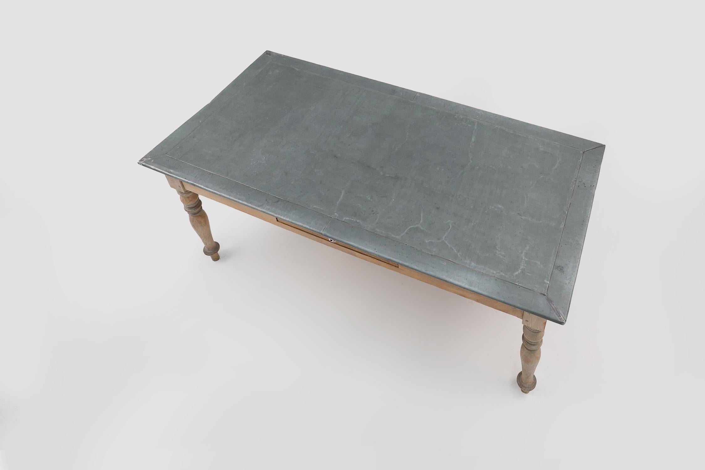 Rustic French pine wood dinner table with zinc top, ca. 1850 For Sale 7
