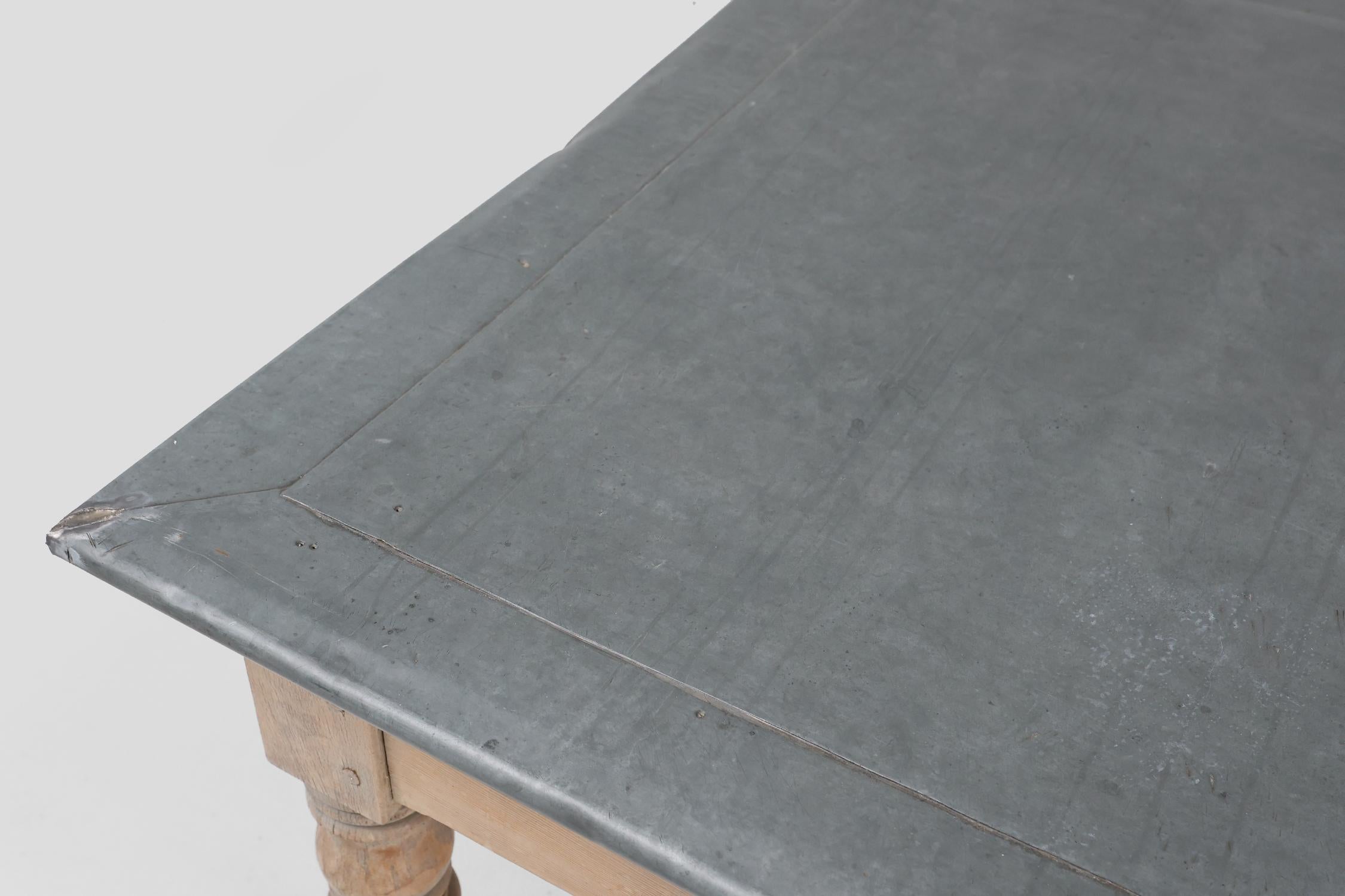 Rustic French pine wood dinner table with zinc top, ca. 1850 For Sale 2