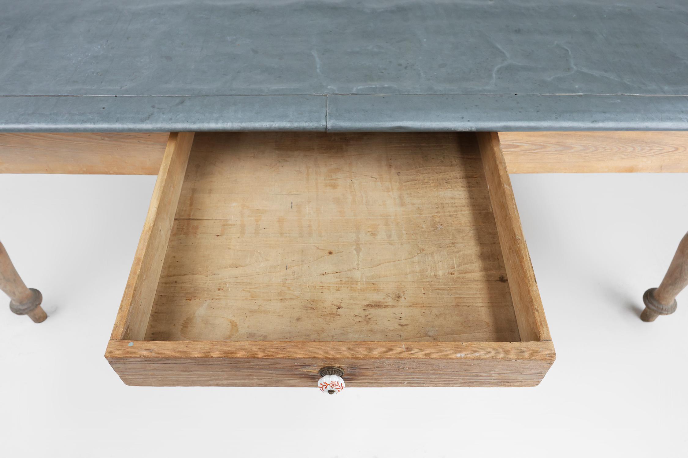 Rustic French pine wood dinner table with zinc top, ca. 1850 For Sale 4