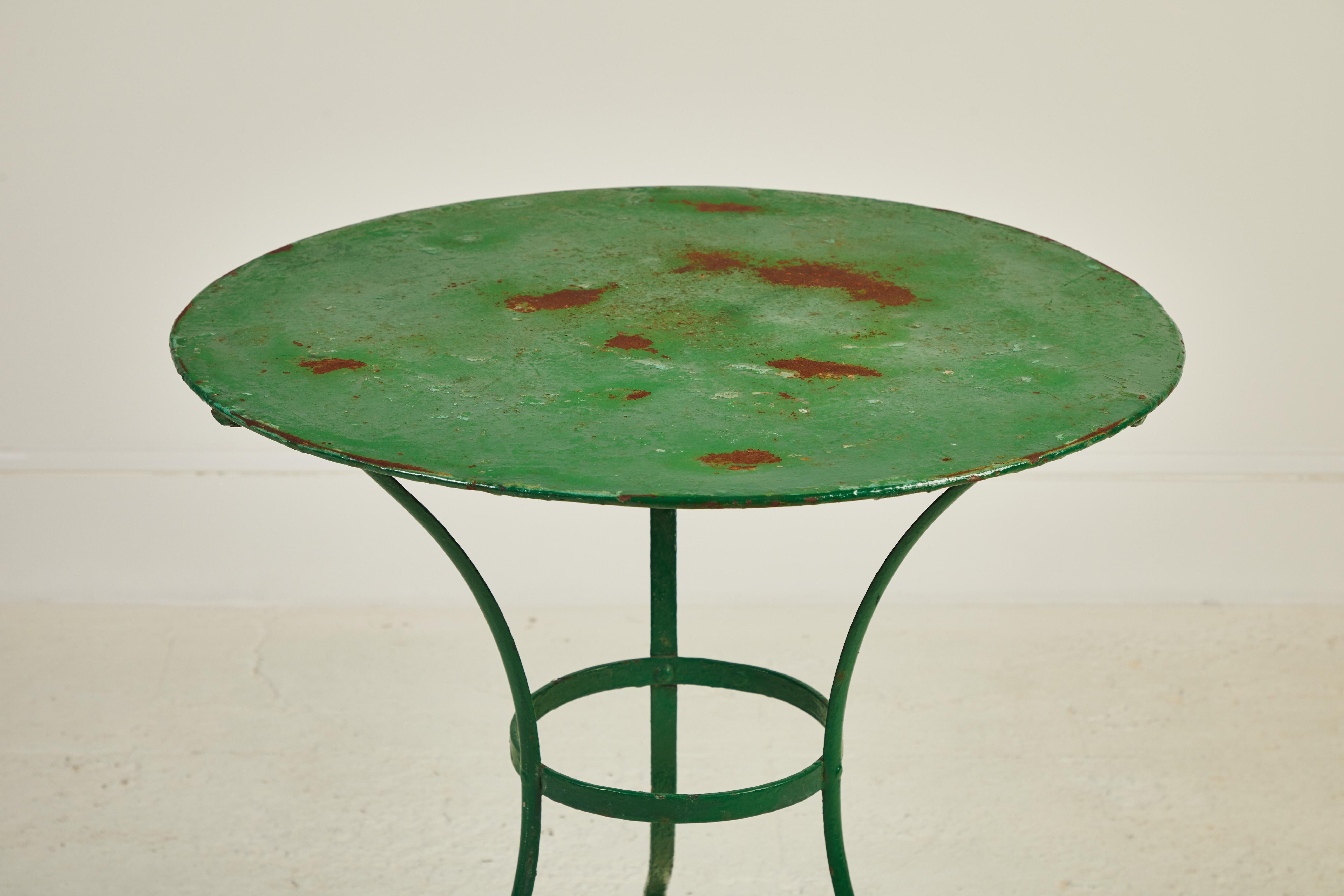 Rustic French Round Green Metal Table In Good Condition In Los Angeles, CA