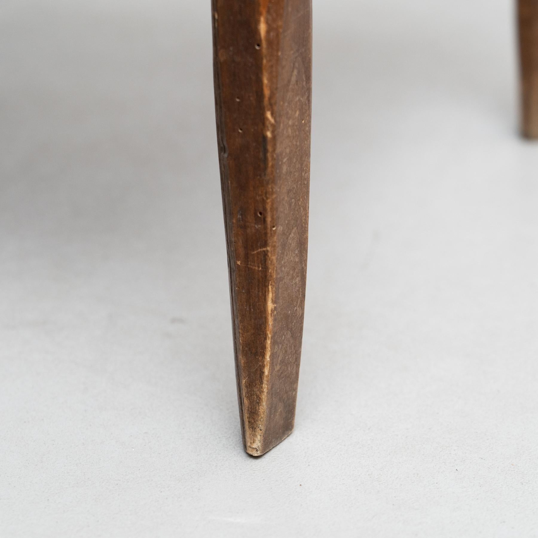 Sgabello rustico francese, circa 1940 - Autentico con bella patina e carattere in vendita 4