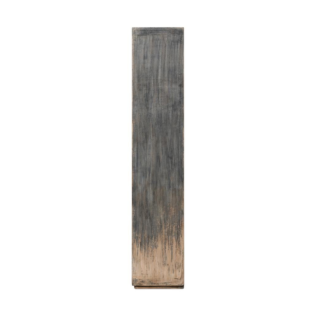 Legno Armadio alto rustico francese in vendita