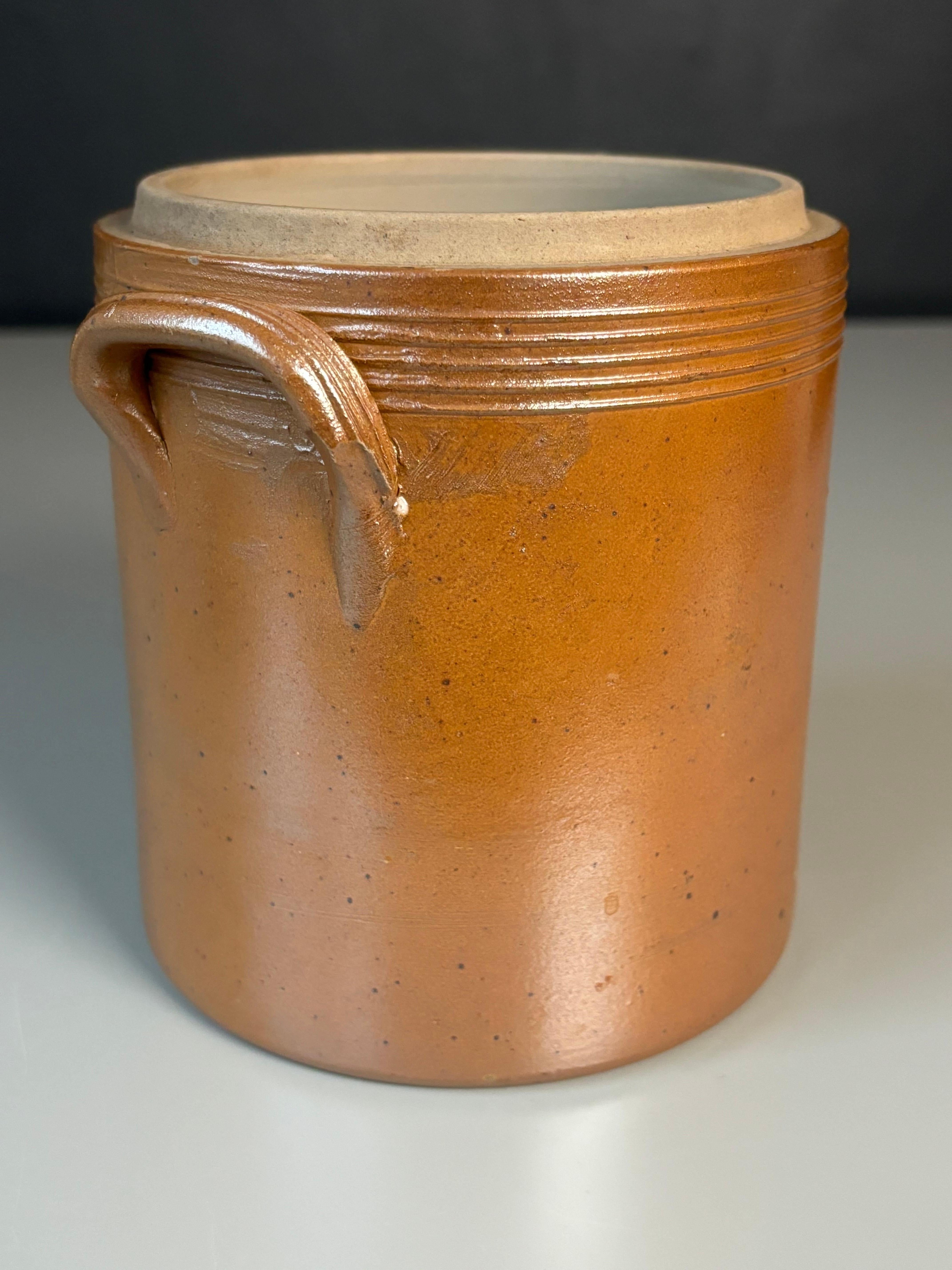 Francese Vaso francese rustico con coperchio in gres, anni '50 in vendita