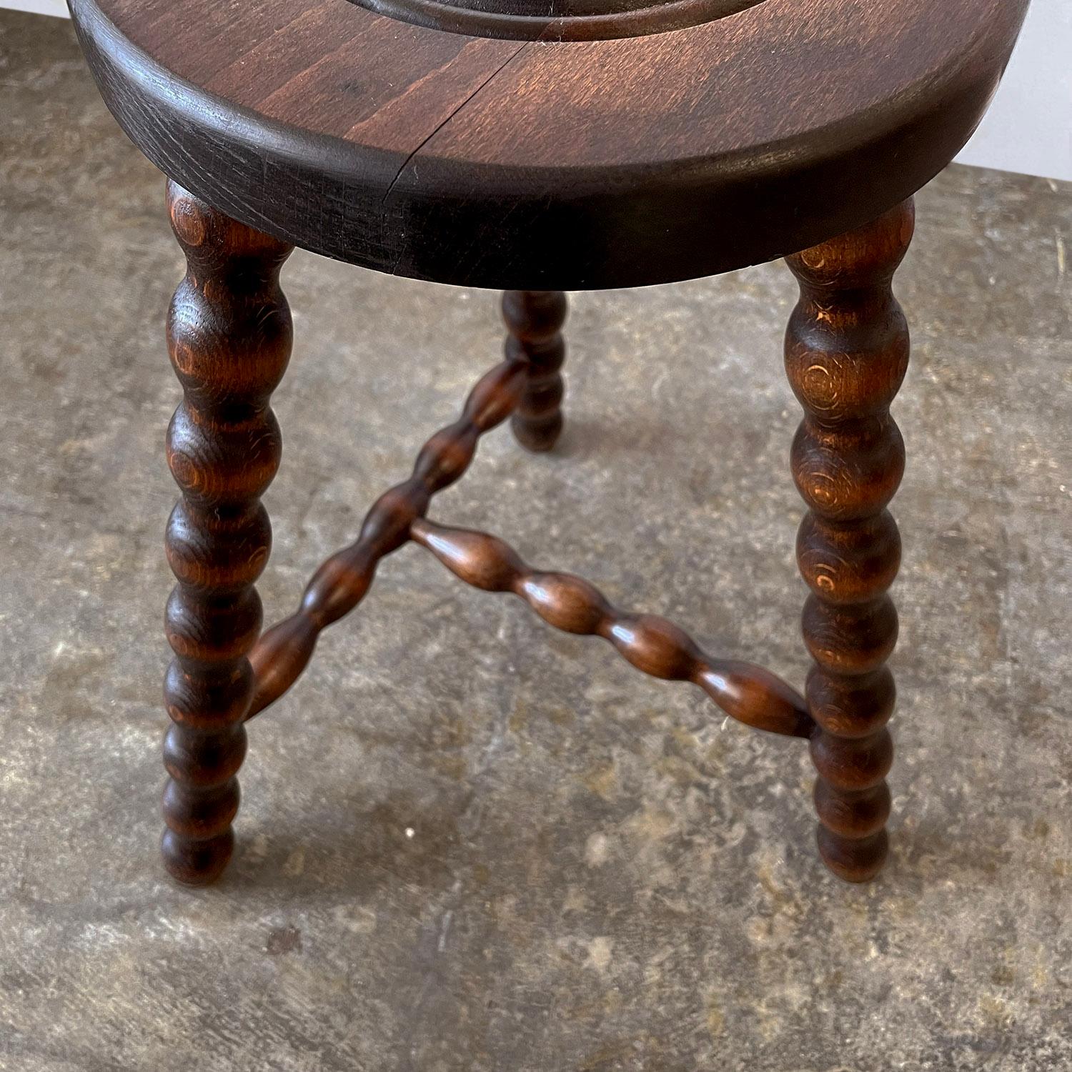Rustic French Wood Tripod Stool In Good Condition In Los Angeles, CA
