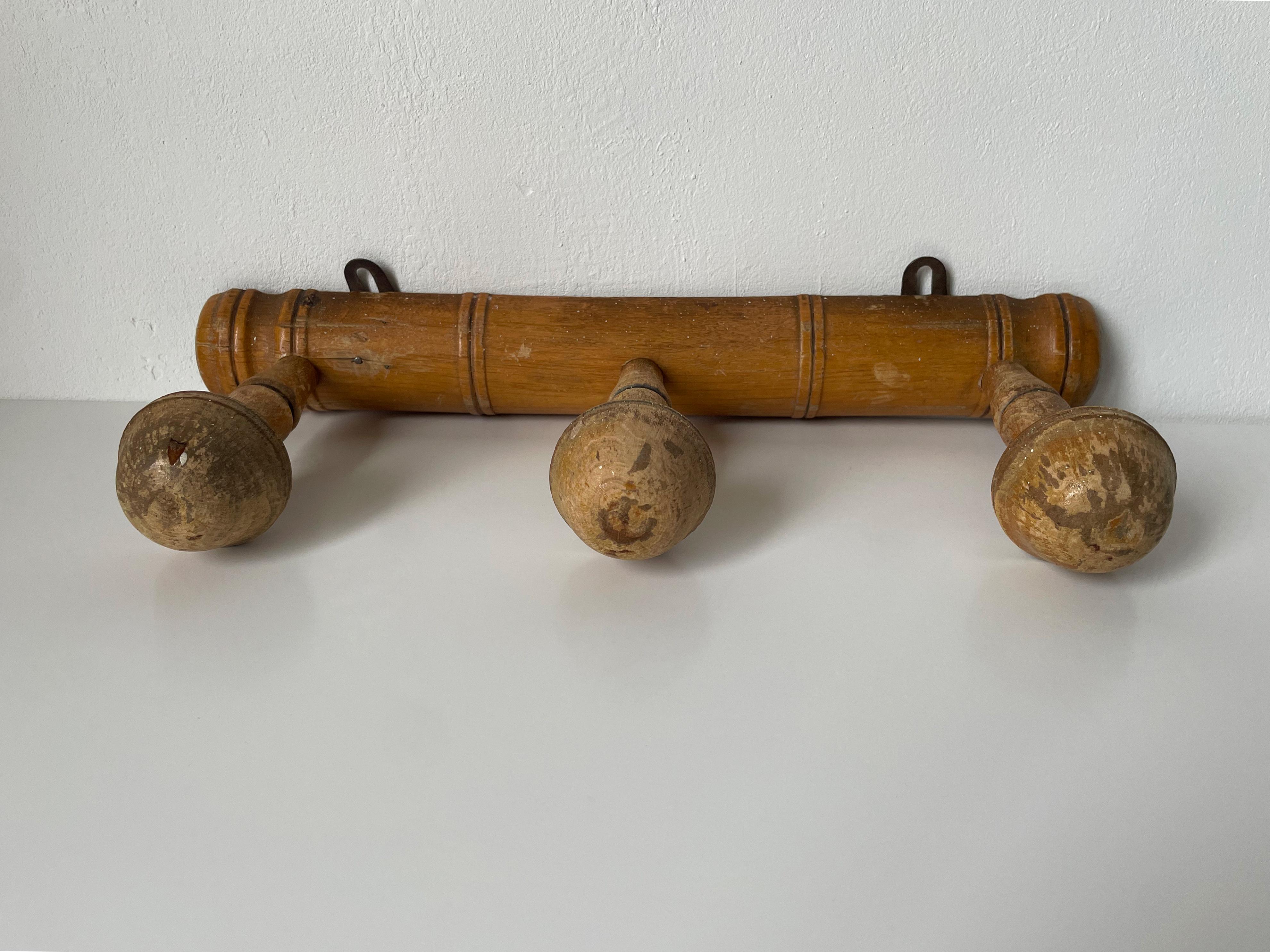 Rustic French 1940s Wooden Bamboo Style Coat Rack In Good Condition For Sale In Copenhagen, DK