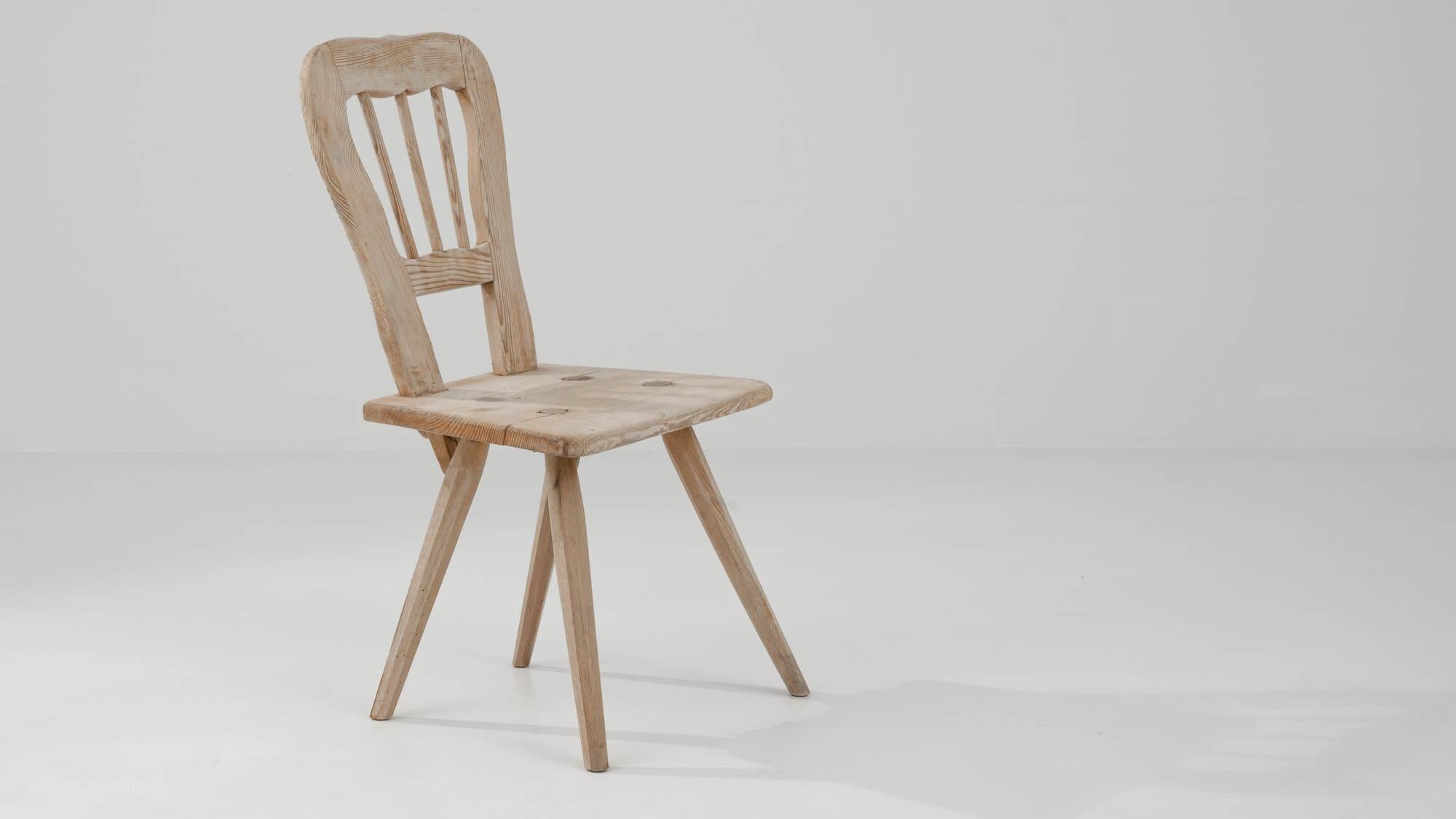 Chaise française rustique en bois en vente 4