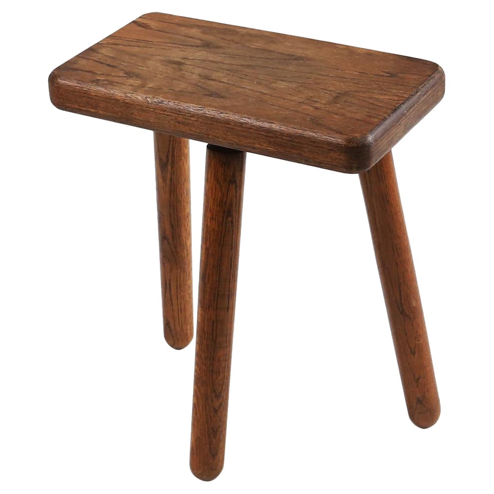 Rustikaler französischer Holzhocker 1940