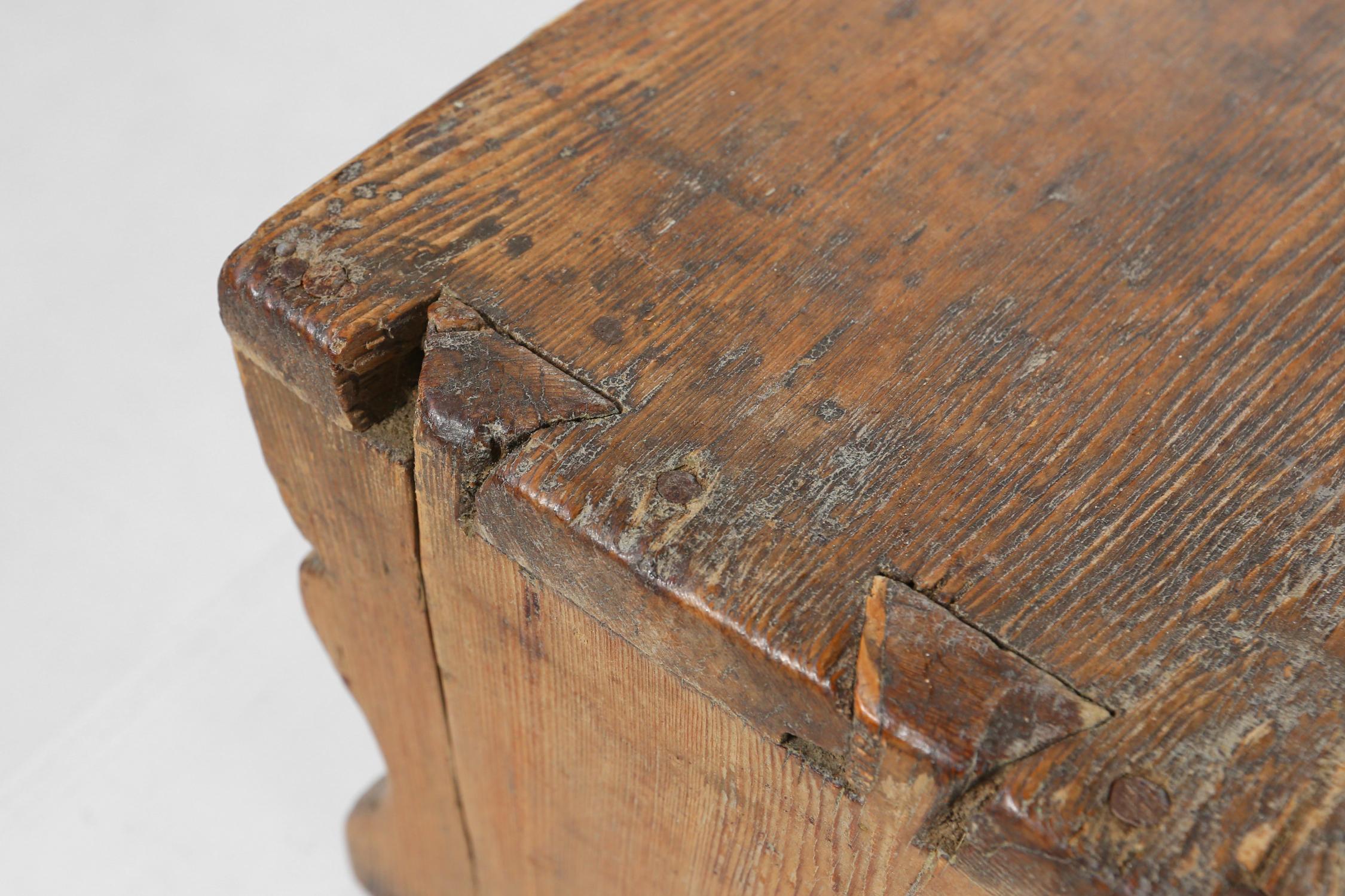 Rustic French wooden stool with beautiful patina, ca. 1900 For Sale 1