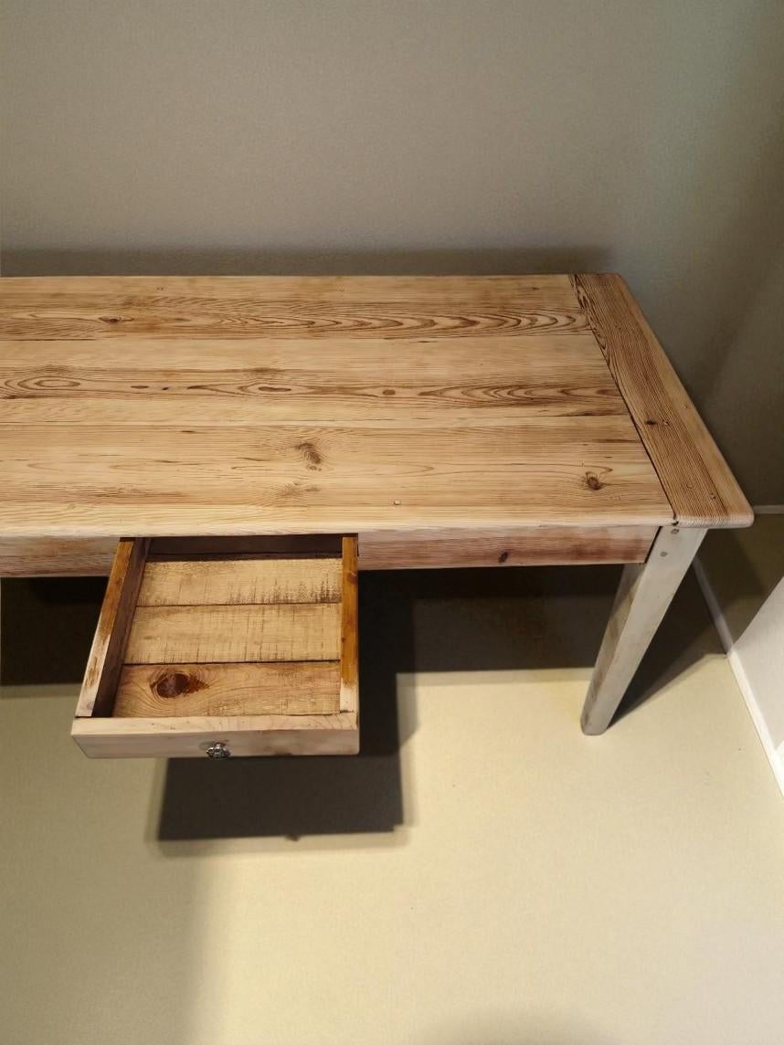 Rustic French Work Table I Early 20th Century  Solid Pine  France en vente 5