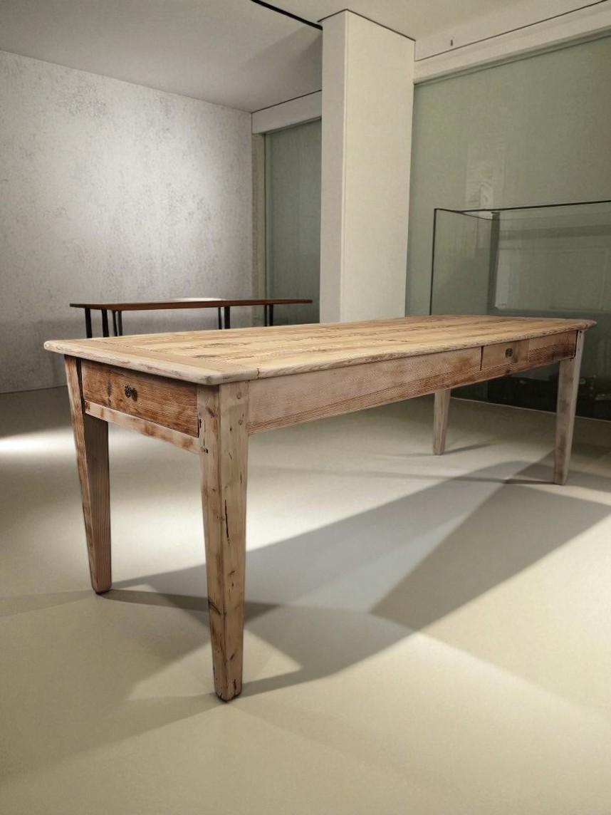 Rustic French Work Table I Early 20th Century  Solid Pine  France en vente 8