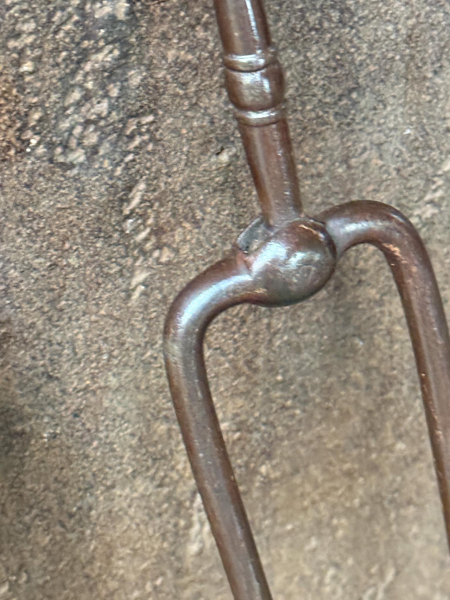 Utensilios rústicos franceses de hierro forjado para chimeneas o fuego, Siglo XVIII Forjado en venta