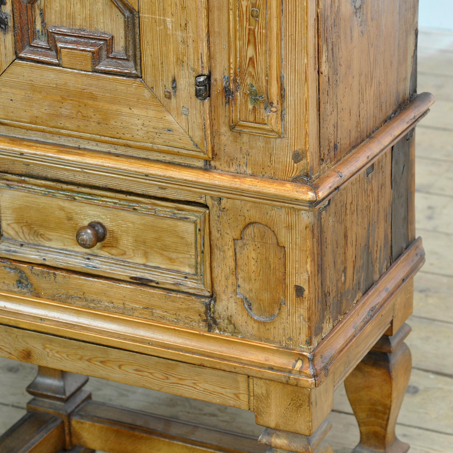 Rustic German pine and oak cabinet, circa 1850 For Sale 6