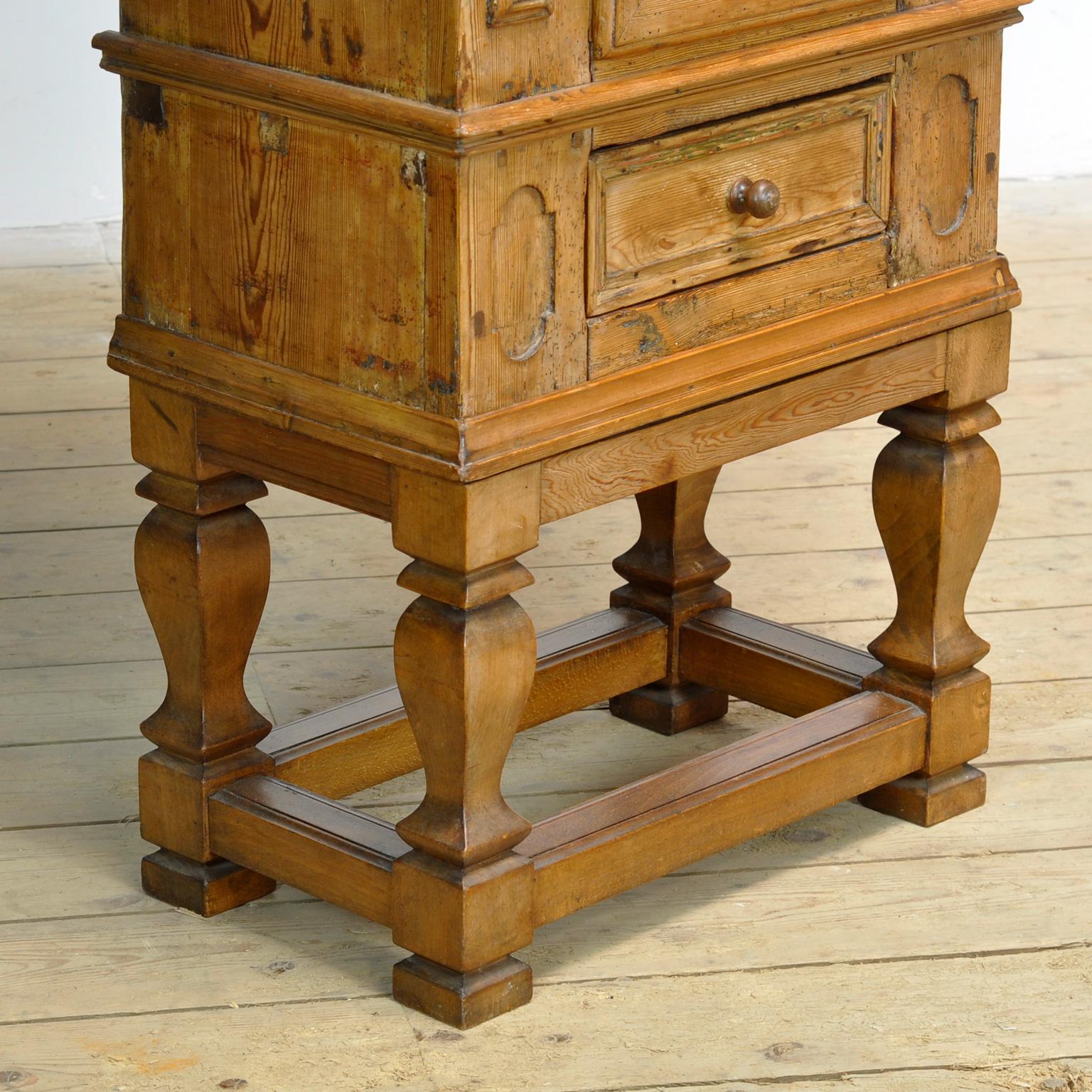 Rustic German pine and oak cabinet, circa 1850 For Sale 9