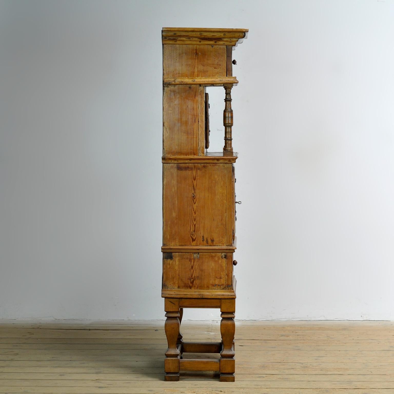 Rustic German pine and oak cabinet, circa 1850 For Sale 10