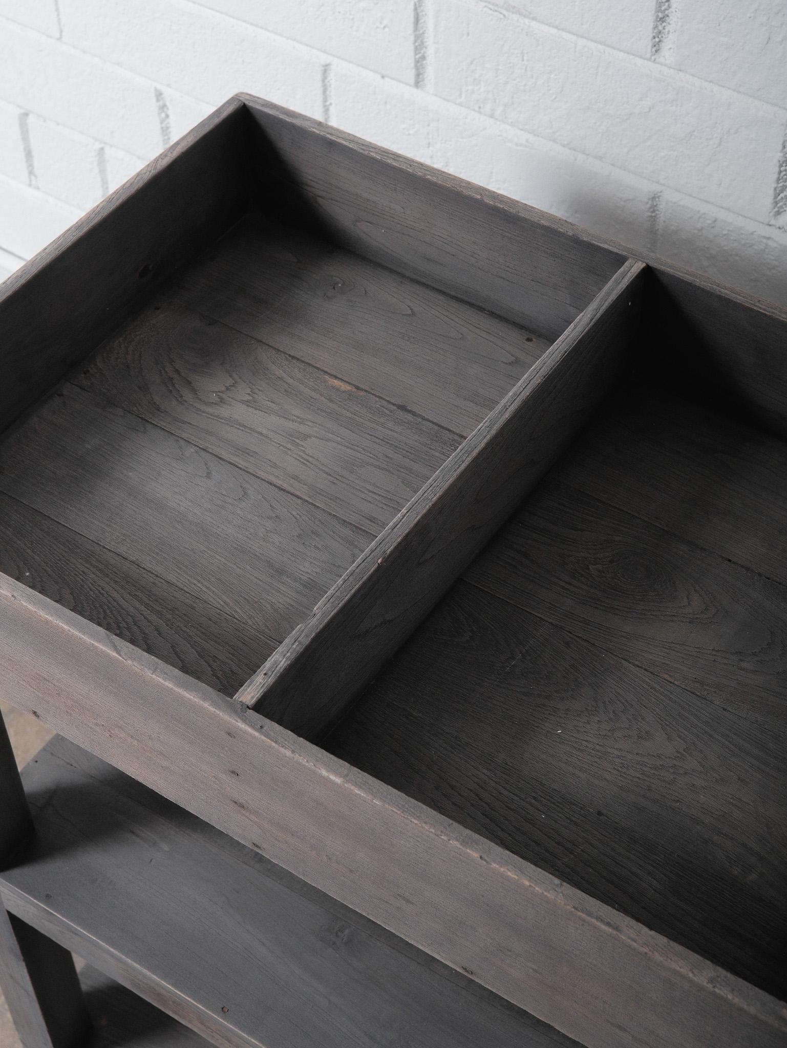 Rustic Gray Finish Wooden Tray Three-Tier Display Shelf In Good Condition For Sale In High Point, NC