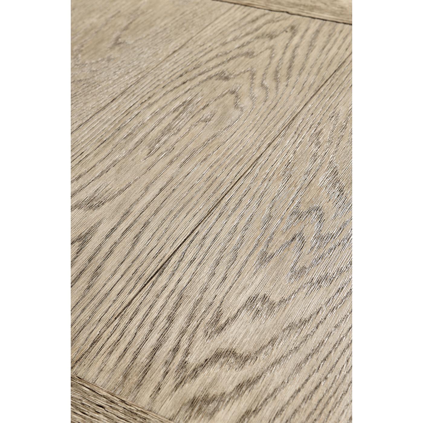 Table de salle à manger à rallonge en chêne gris rustique Neuf - En vente à Westwood, NJ