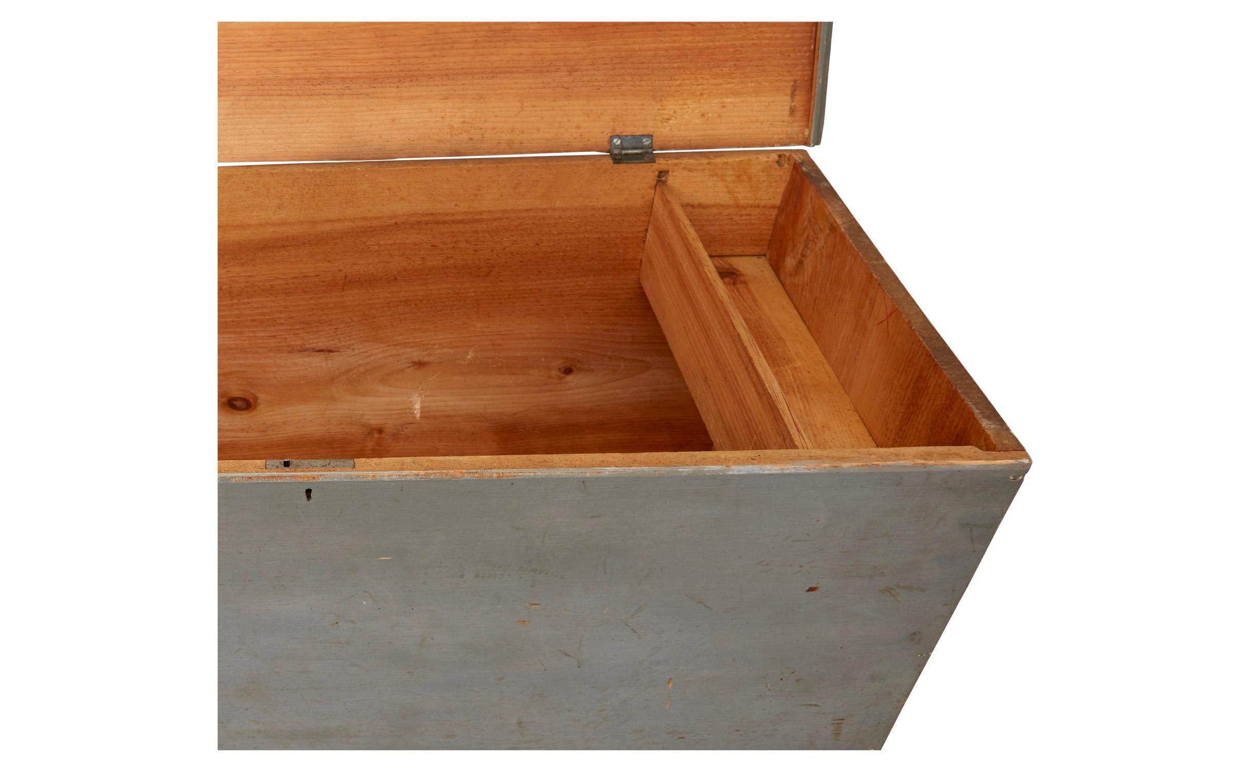 Rustic Grey Cedar Chest In Good Condition In Chicago, IL