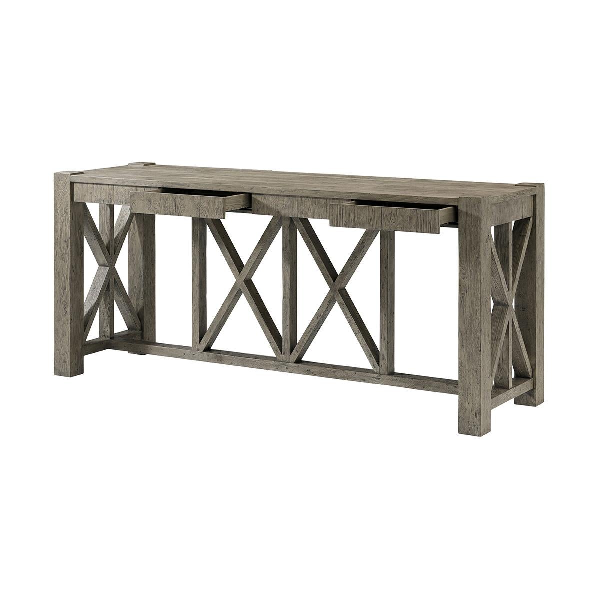 Rustique Grande table console rustique en chêne grisé en vente