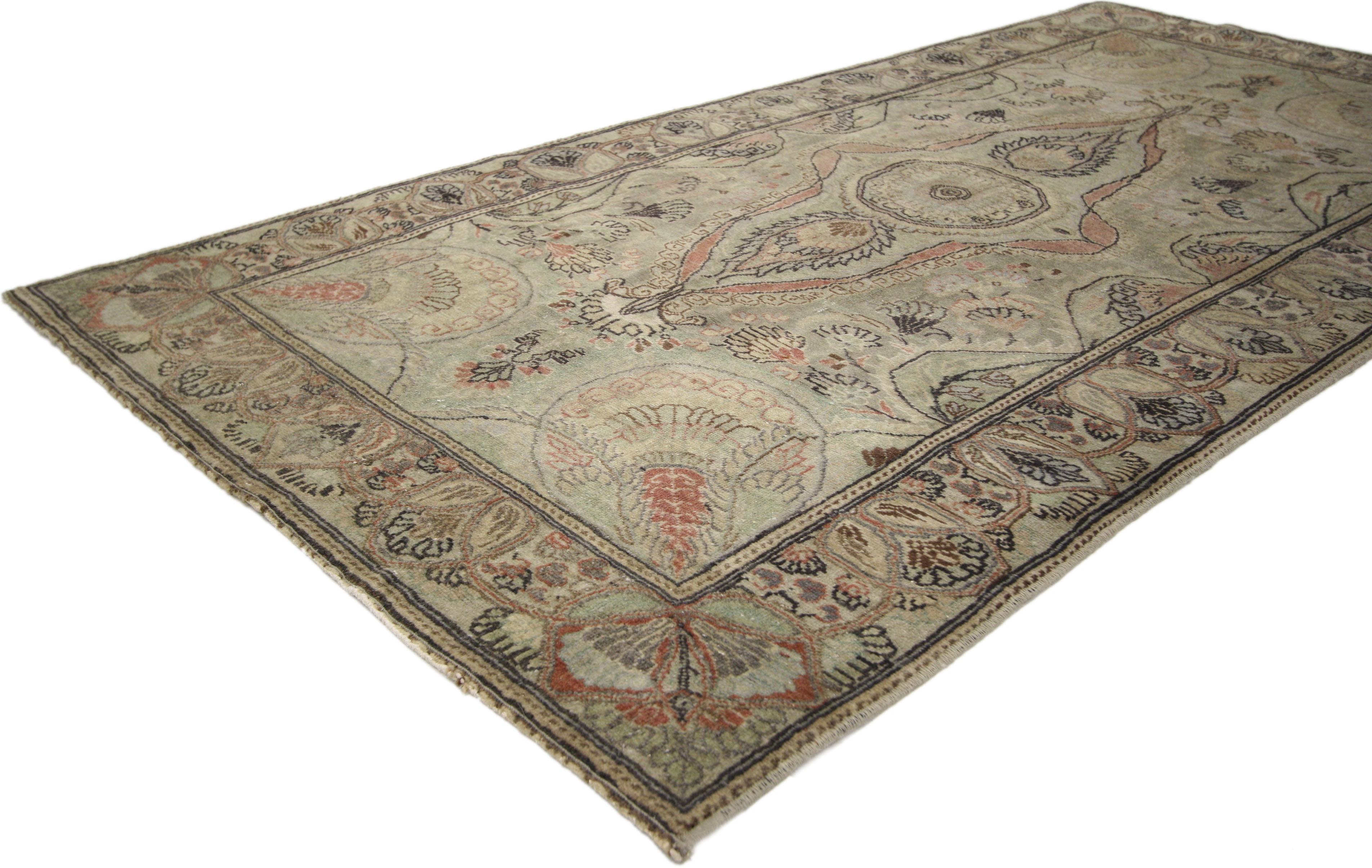 52332 Alfombra Oushak Turca Vintage Desgastada de Estilo Moderno Rústico Gustaviano 03'06 x 06'07. Esta alfombra turca Oushak de lana anudada a mano y desgastada, desgastada por el paso del tiempo con gracia gustaviana y estilo rústico moderno,