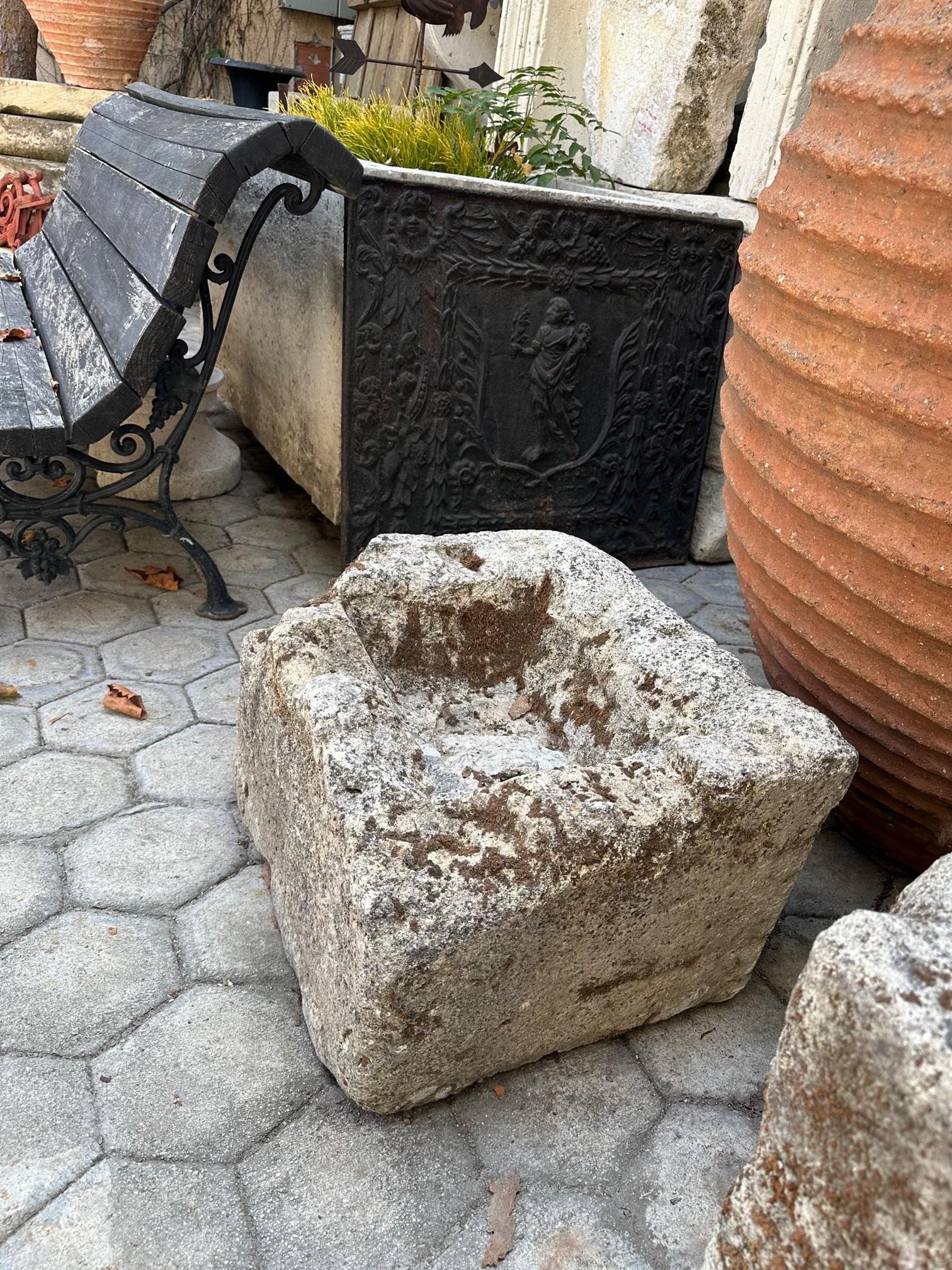 Pietra Contenitore rustico in pietra scolpita a mano Jardinière Trough Basin Antiques Farm Sink in vendita