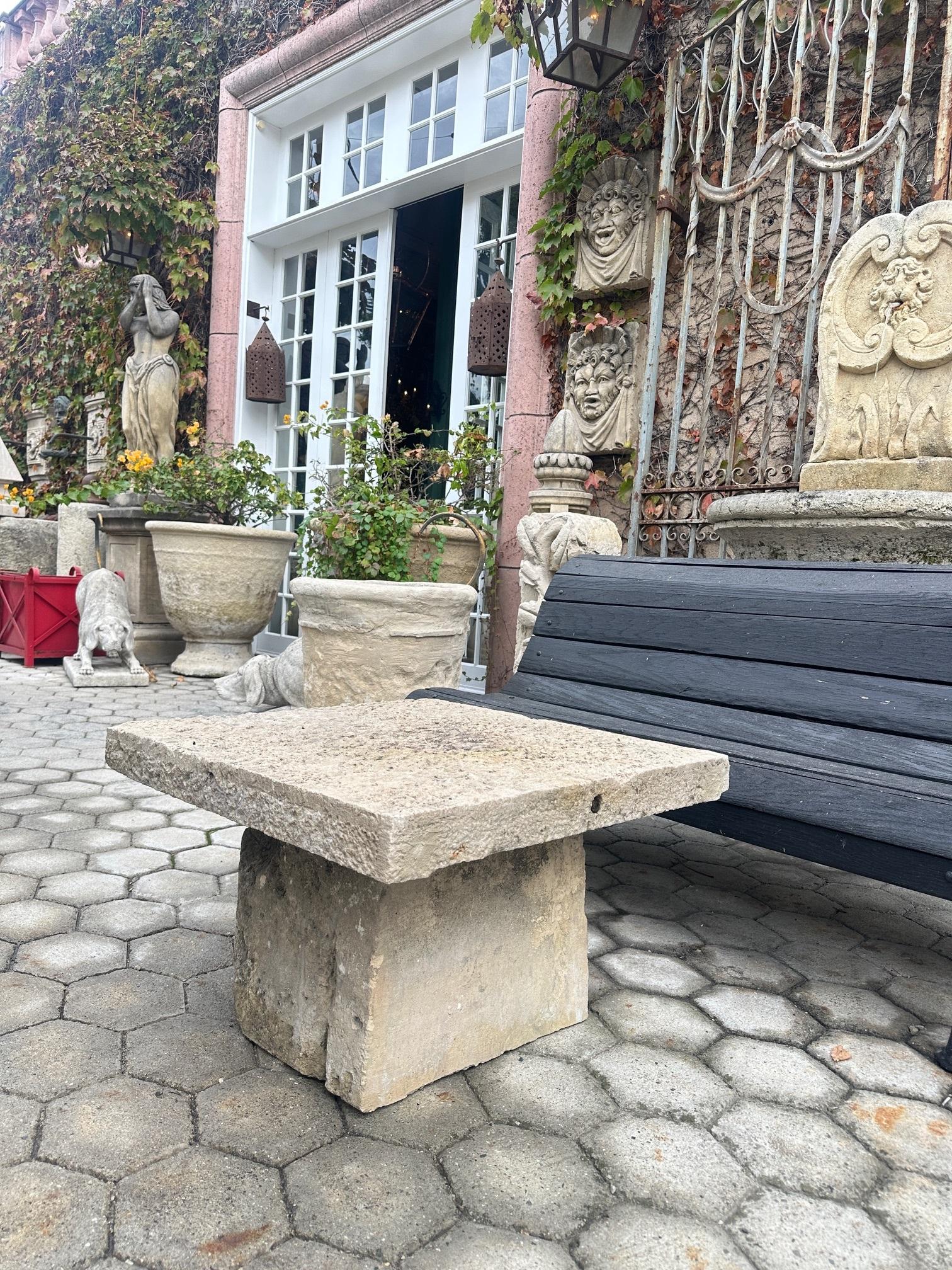 Tavolo rustico in pietra intagliata a mano da giardino, da caffè, da patio, da esterno, da interno, antico in vendita 3