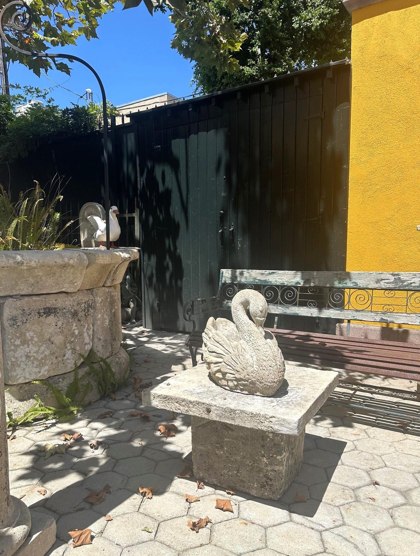Mesa de jardín rústica tallada a mano en piedra Café de granja Patio Mesa de exterior Interior Antiguo en venta 5
