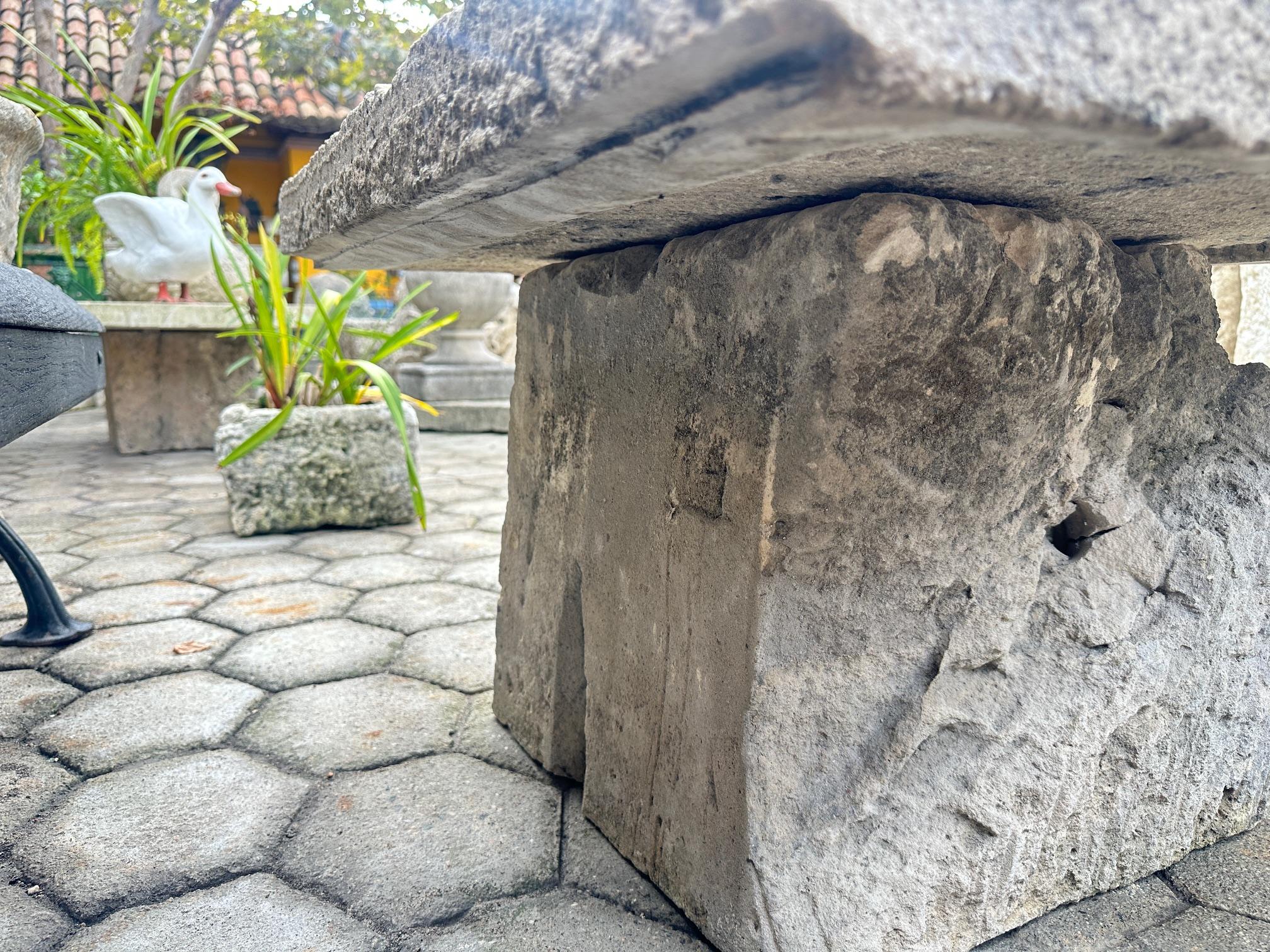 Tavolo rustico in pietra intagliata a mano da giardino, da caffè, da patio, da esterno, da interno, antico in vendita 11